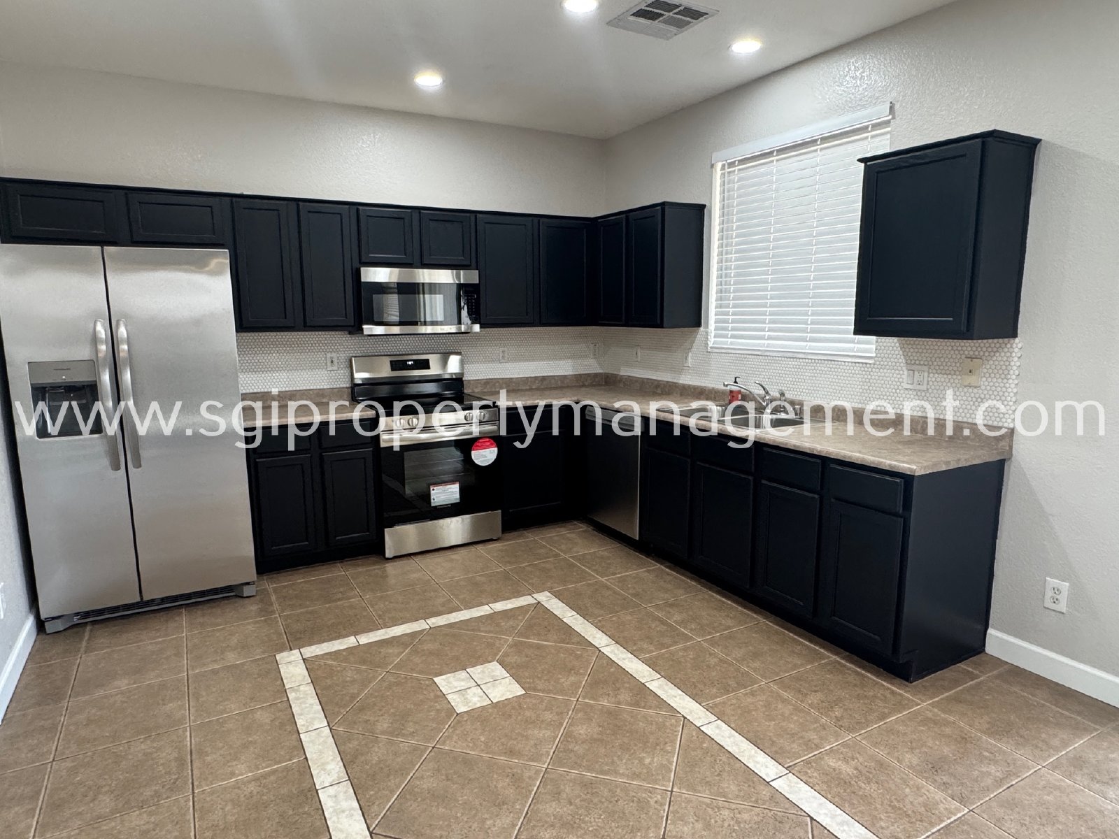 Avondale home in great location for rent property image