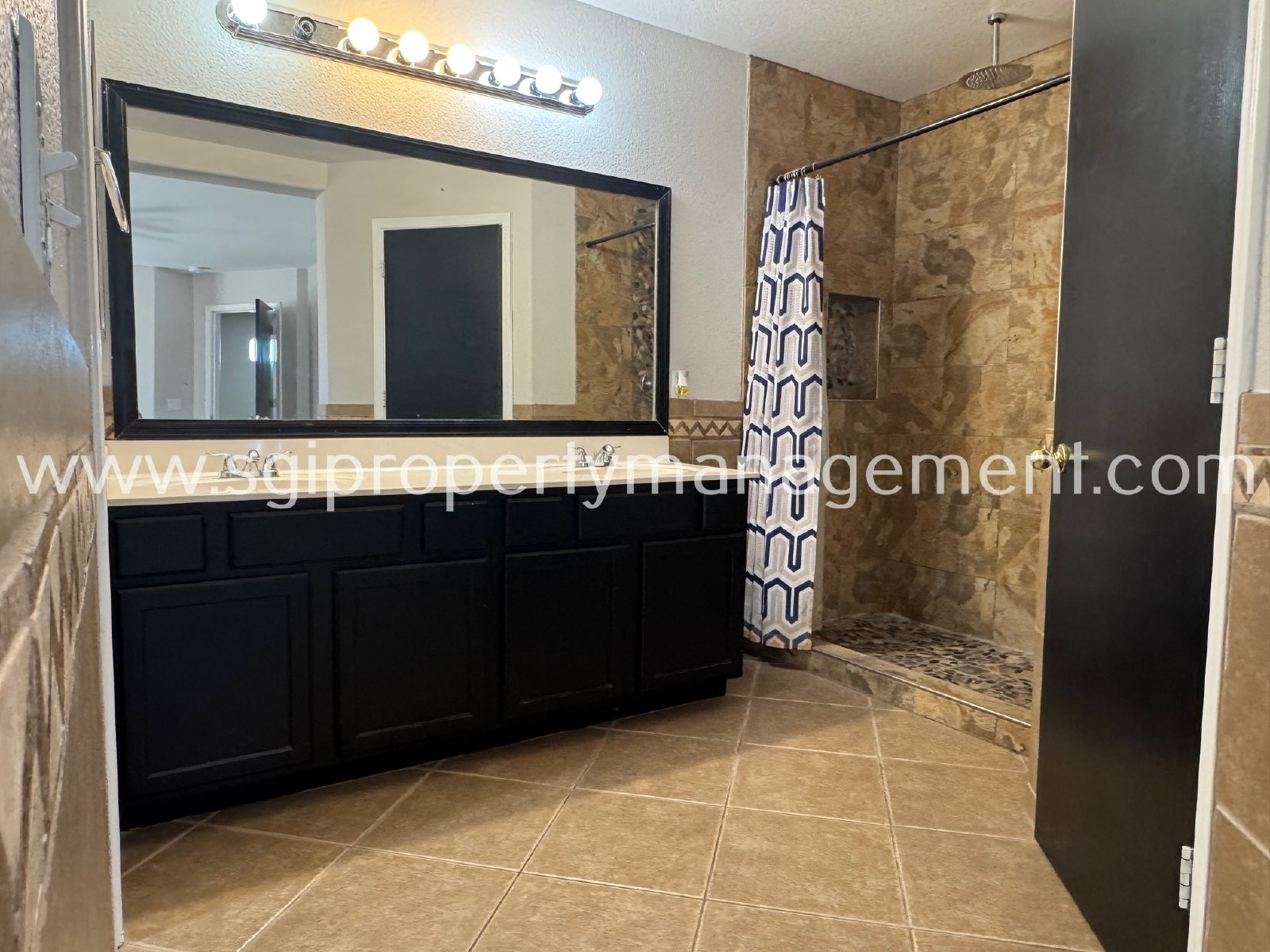 Avondale home in great location for rent property image