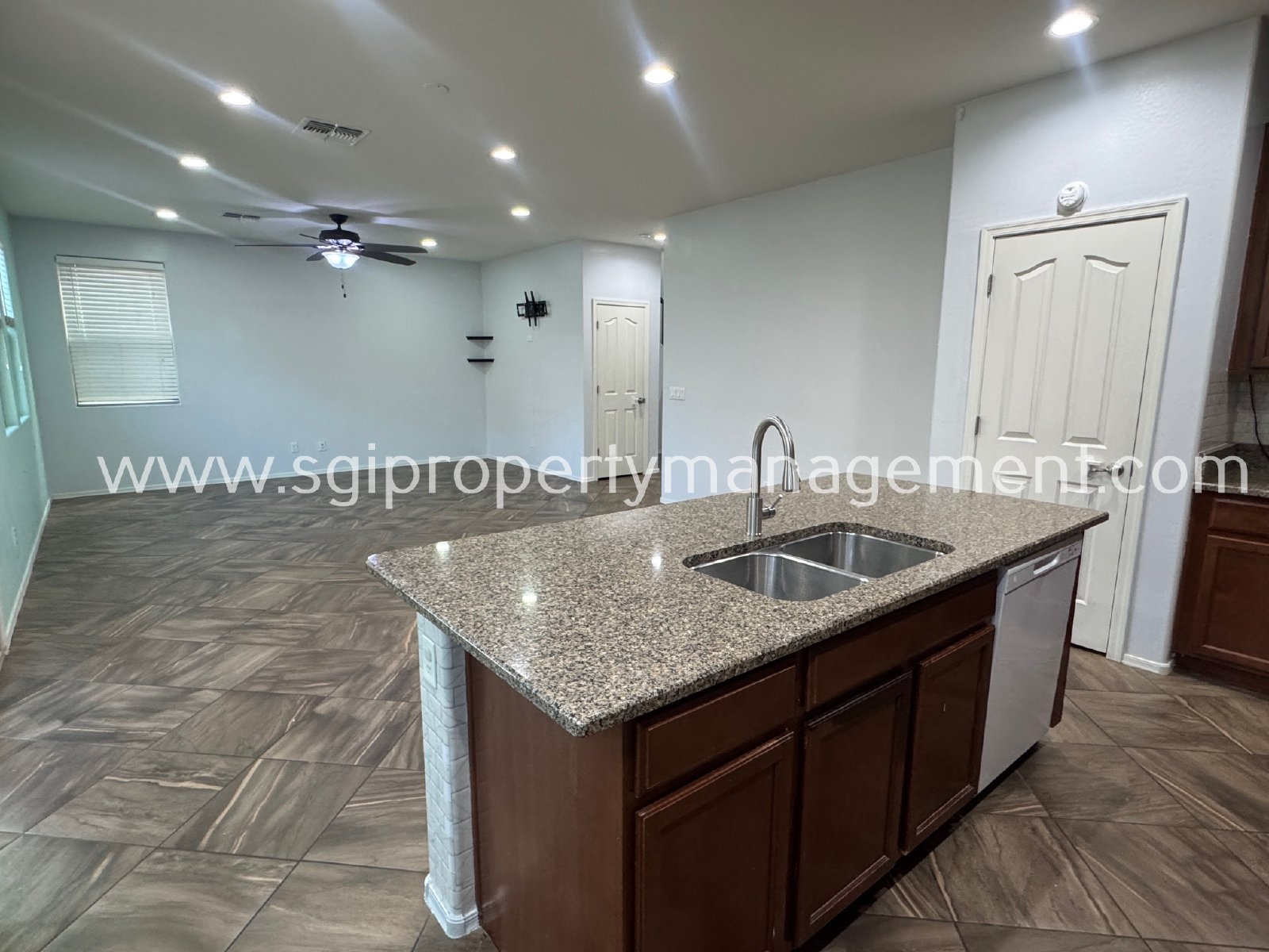 Great 3 bedroom in gated community property image