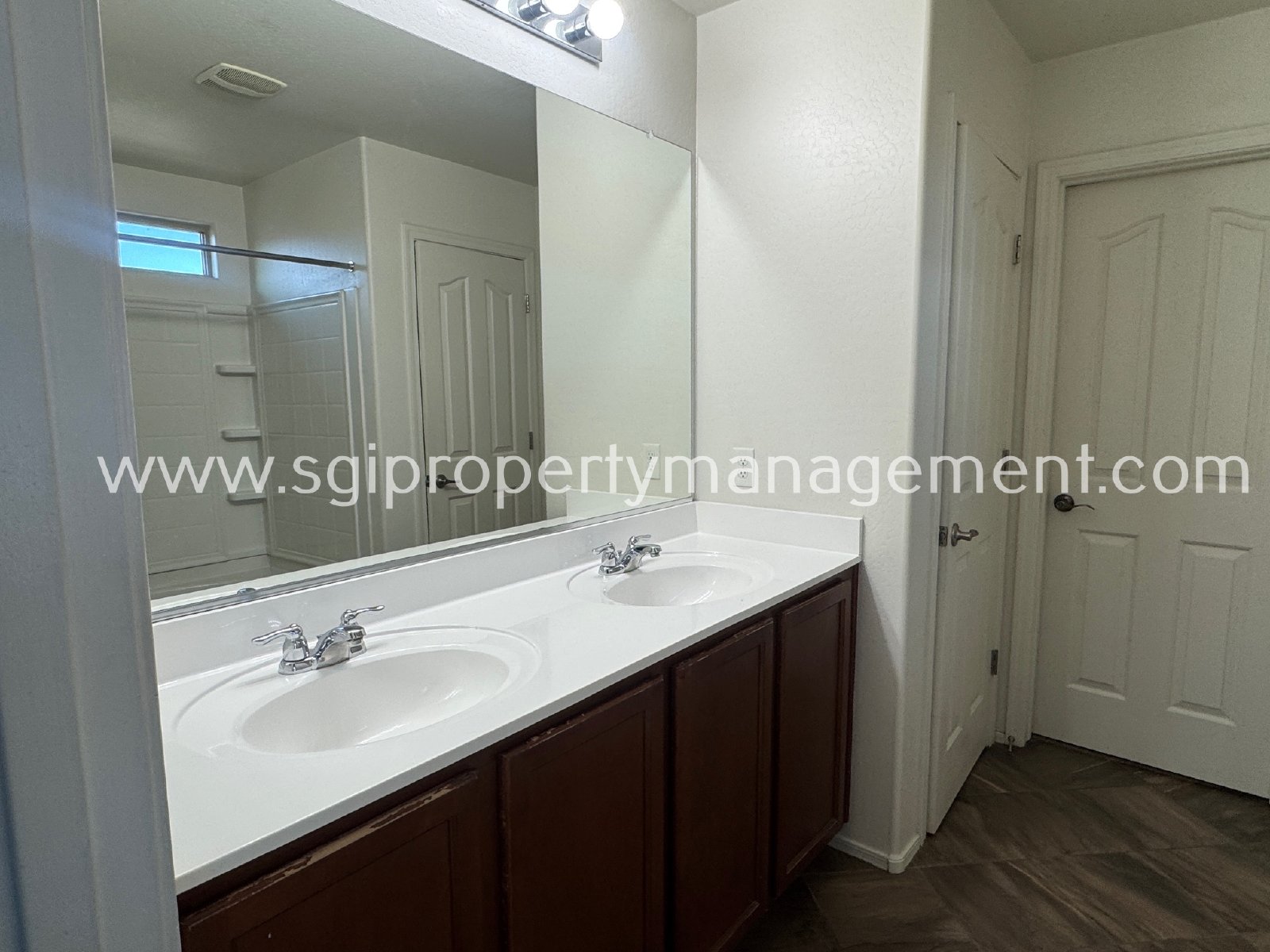 Great 3 bedroom in gated community property image