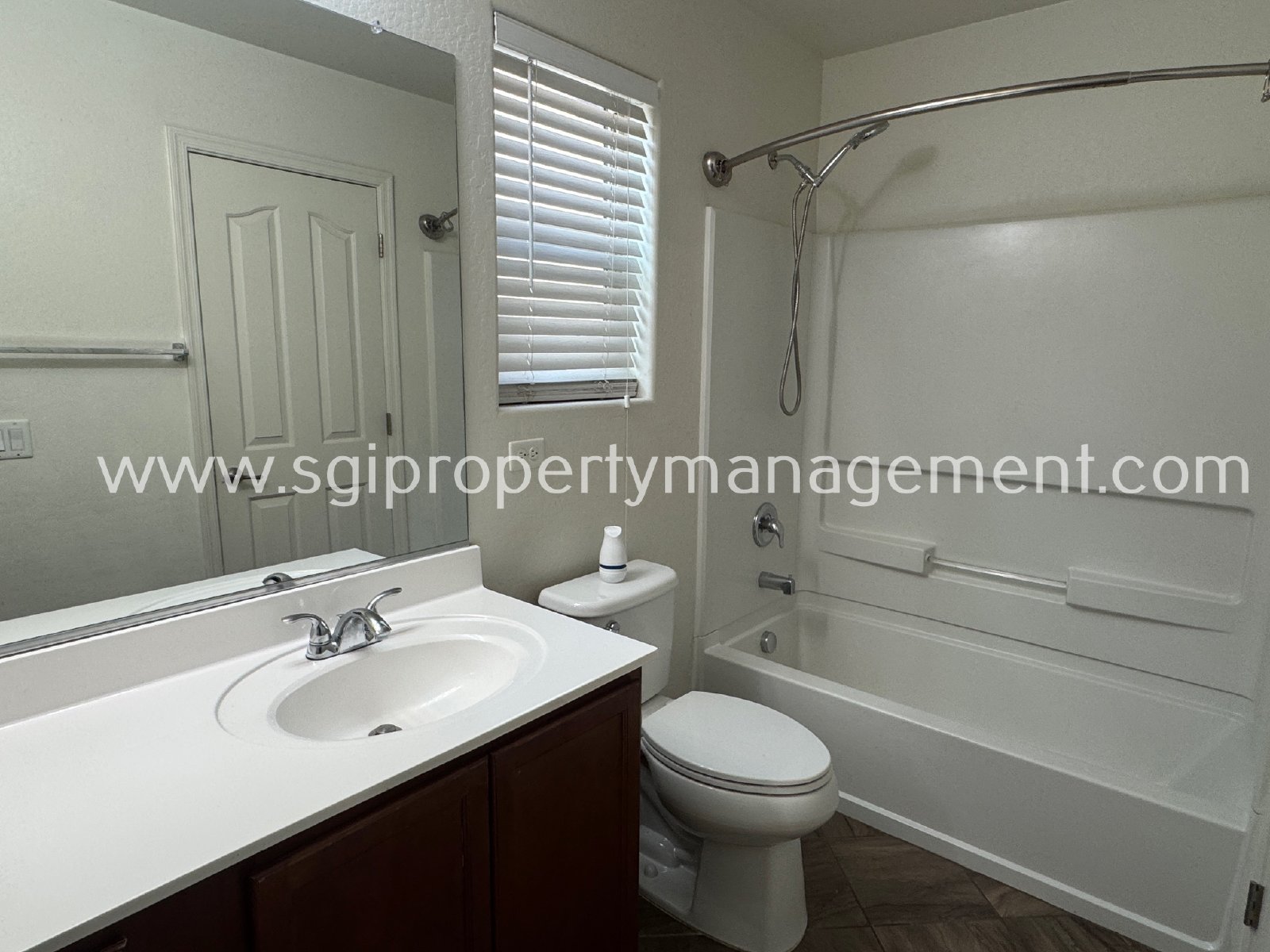 Great 3 bedroom in gated community property image