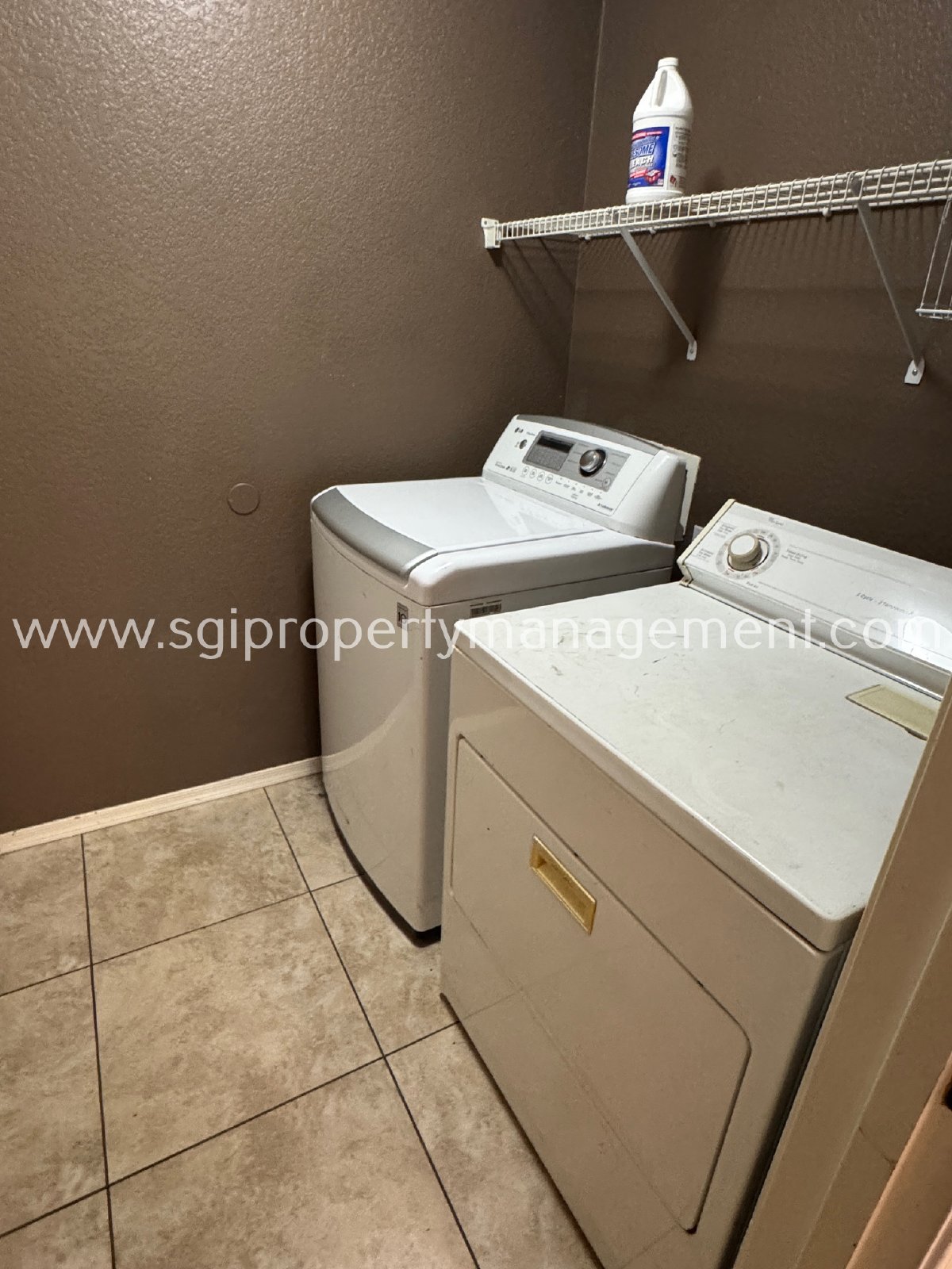 3 bedroom, 2 bathroom Avondale home property image