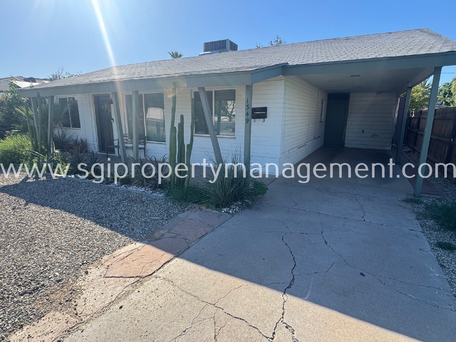 Stylish 3 bedroom single level home property image