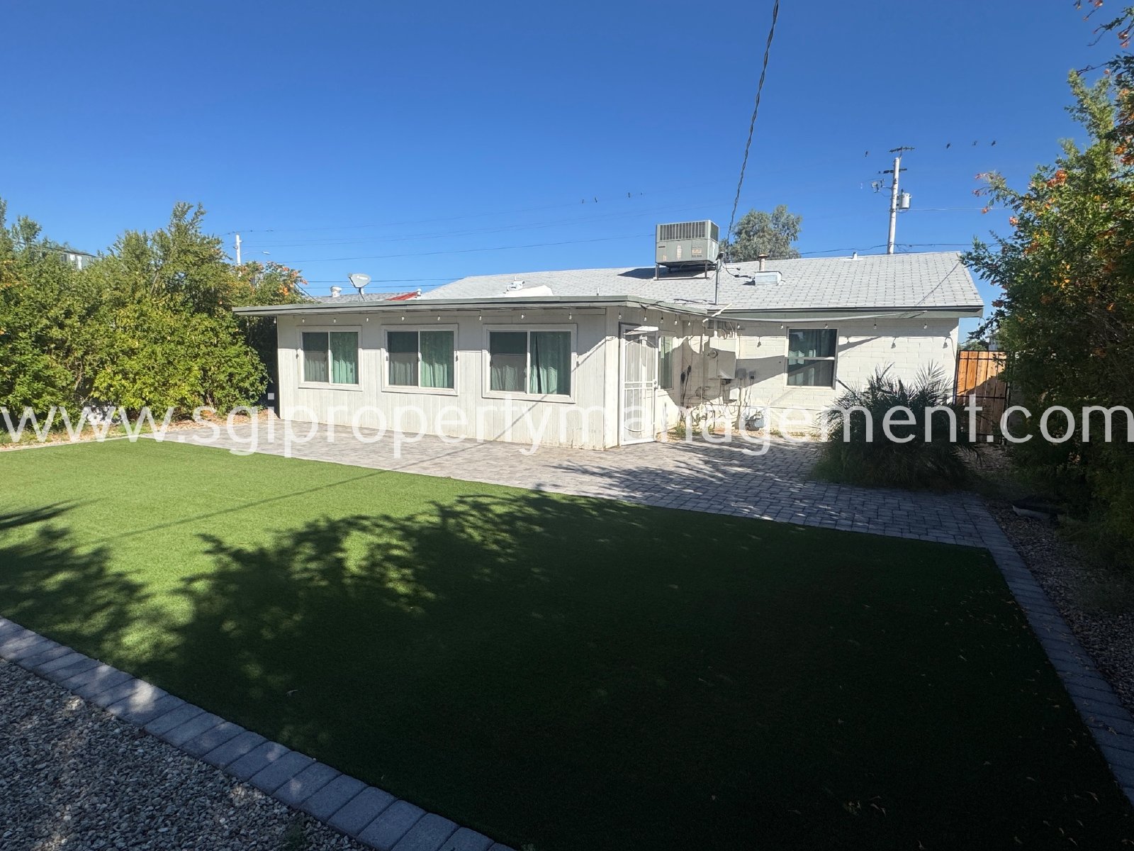 Stylish 3 bedroom single level home property image