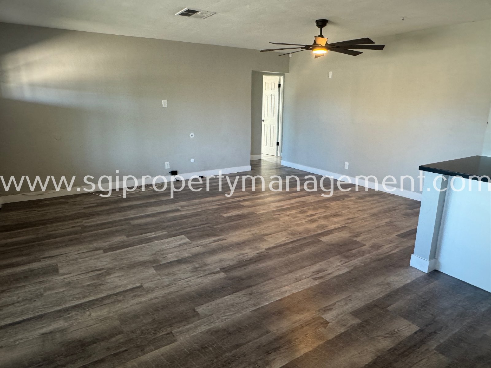 Stylish 3 bedroom single level home property image