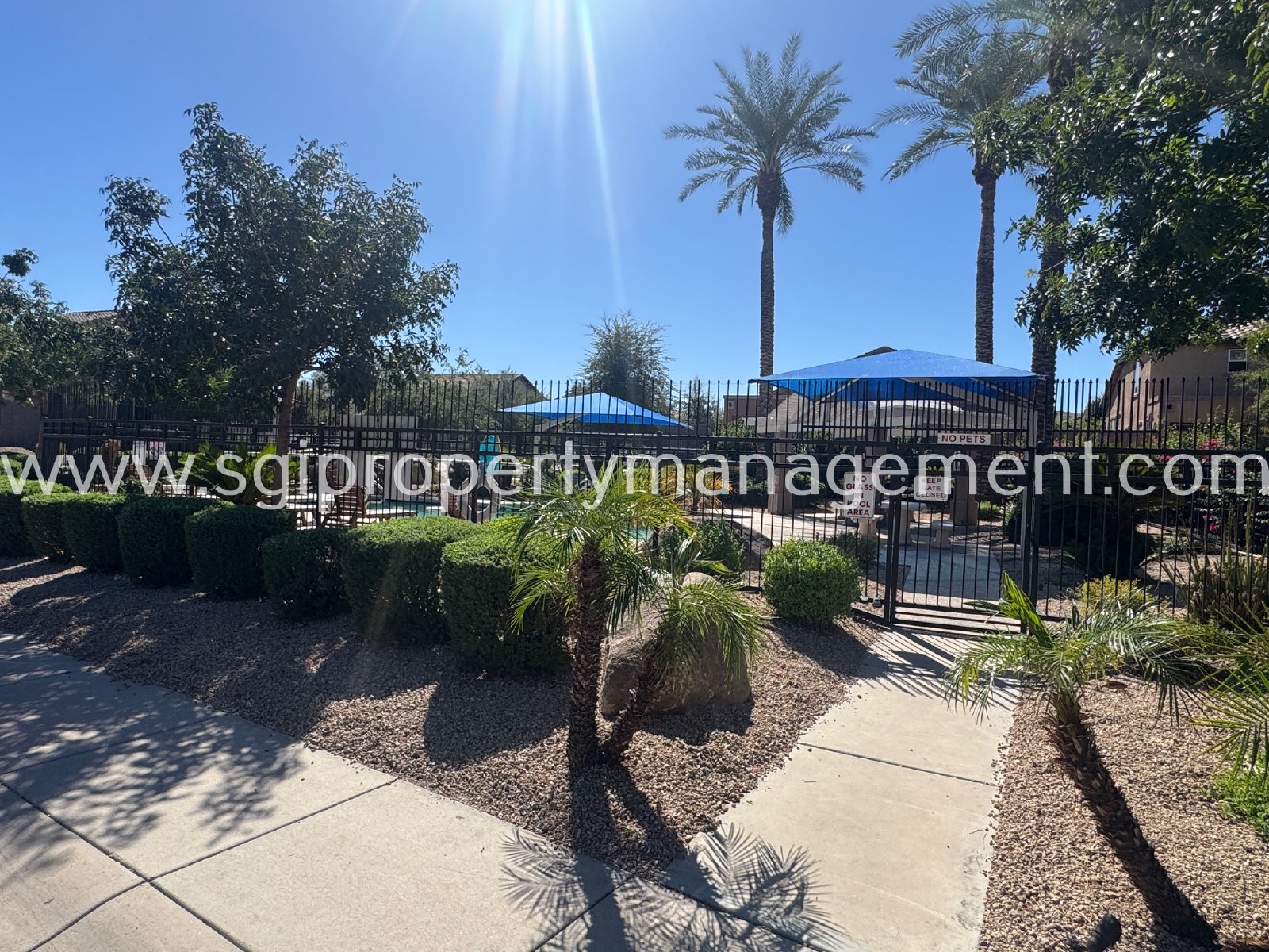 Beautiful 2 bedroom condo in gated community property image