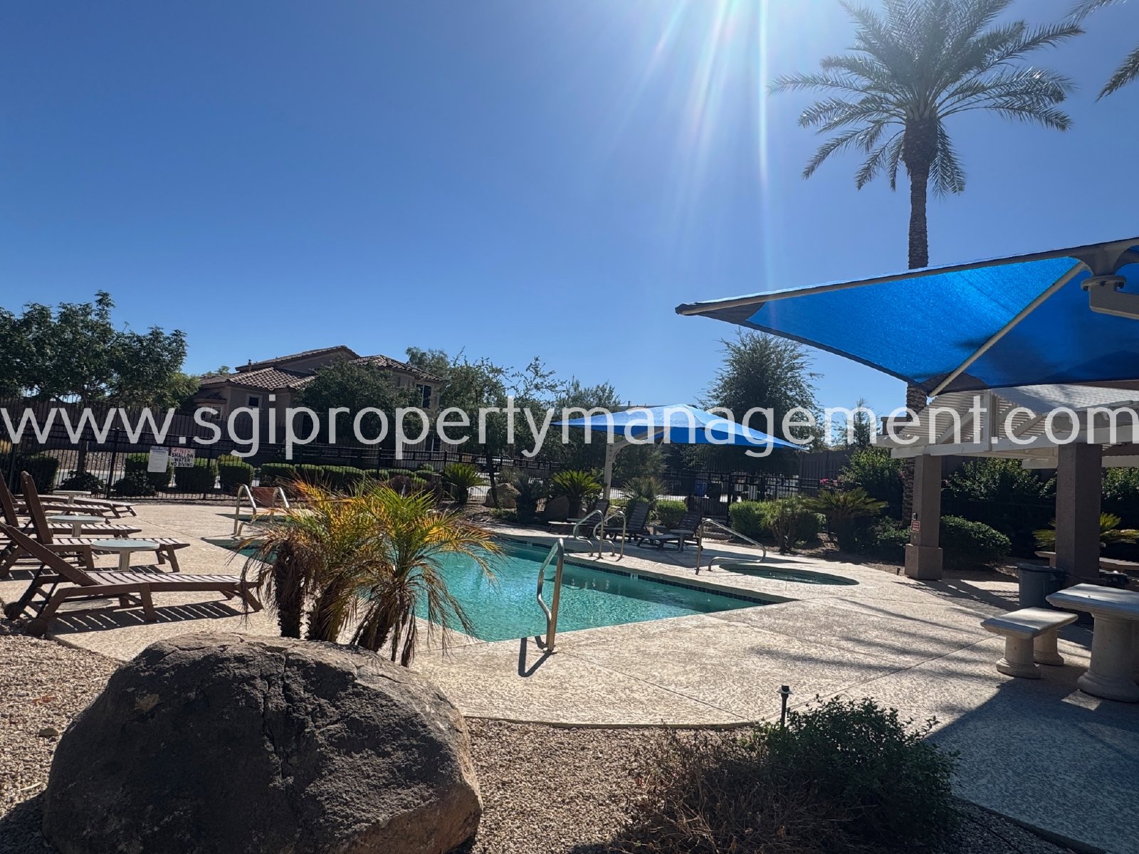 Beautiful 2 bedroom condo in gated community property image