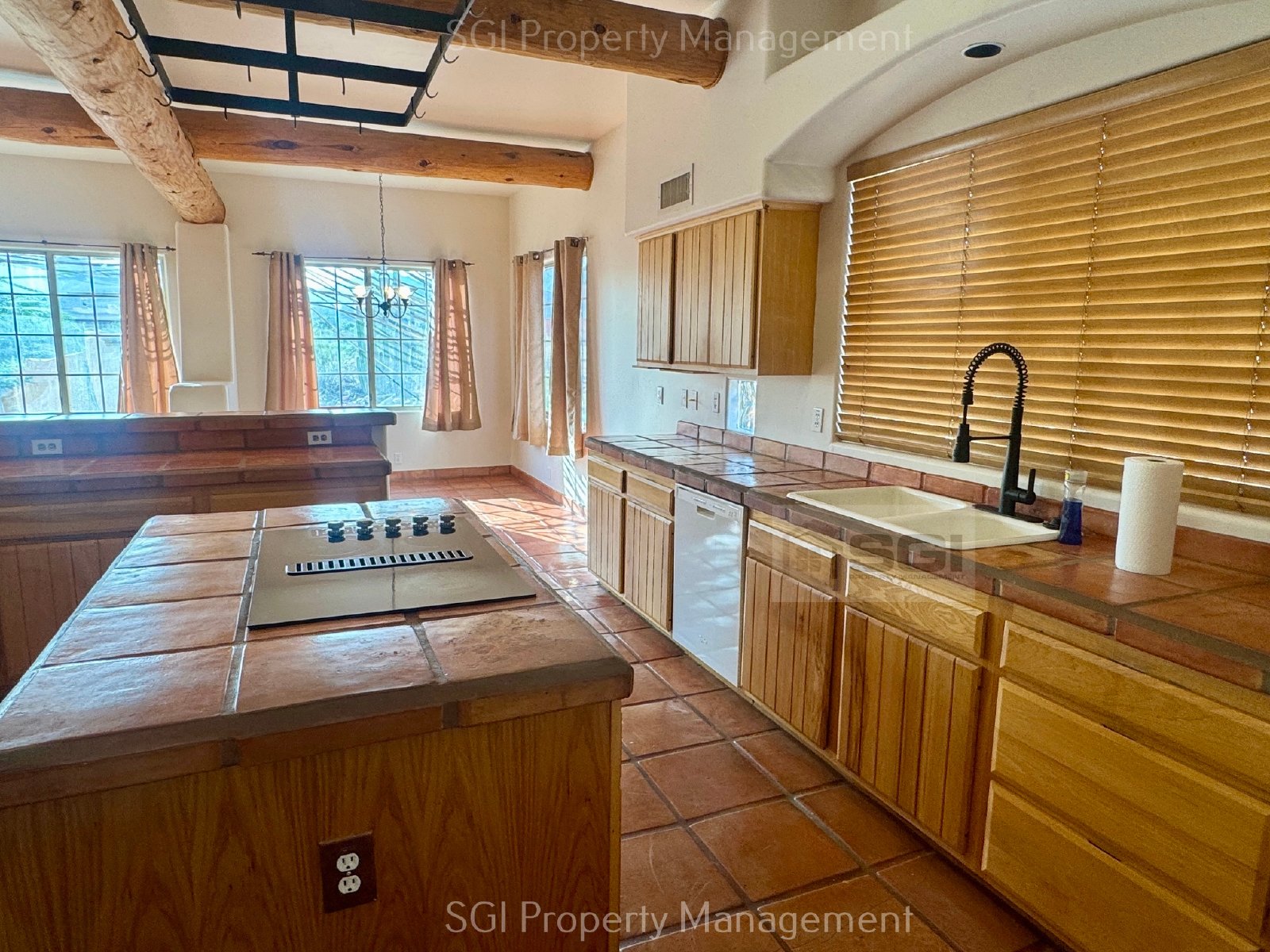 BEAUTIFUL HOME WITH PRIVATE POOL! property image