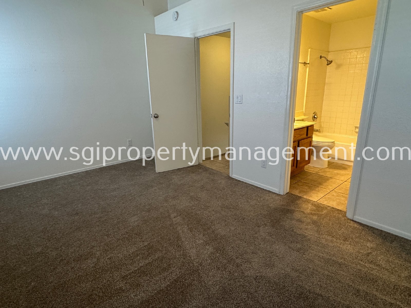 Cute 2 bedroom townhouse in quiet community property image