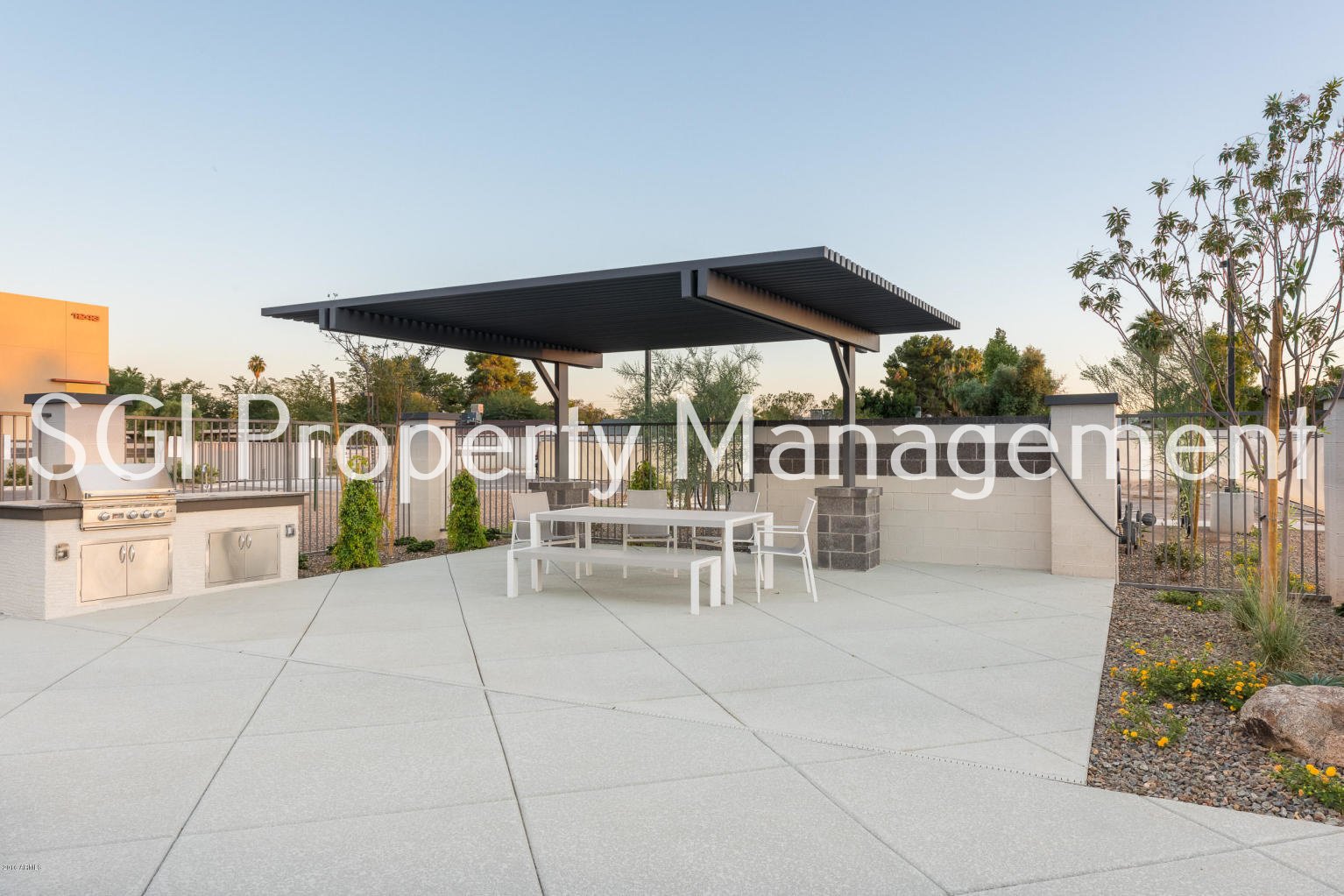 STUNNING 3 BEDROOM LUXURY TEMPE CONDO! property image