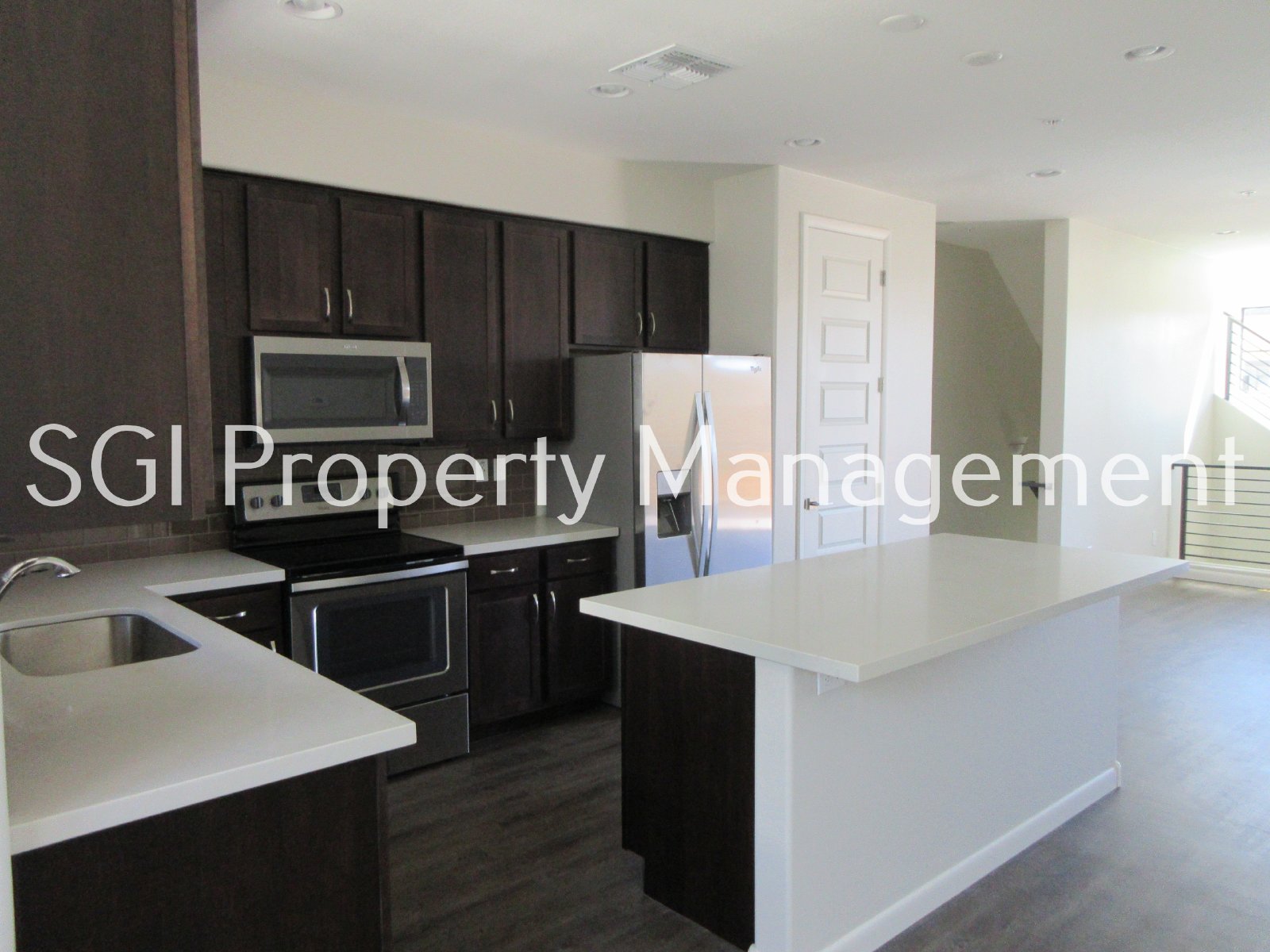 STUNNING 3 BEDROOM LUXURY TEMPE CONDO! property image