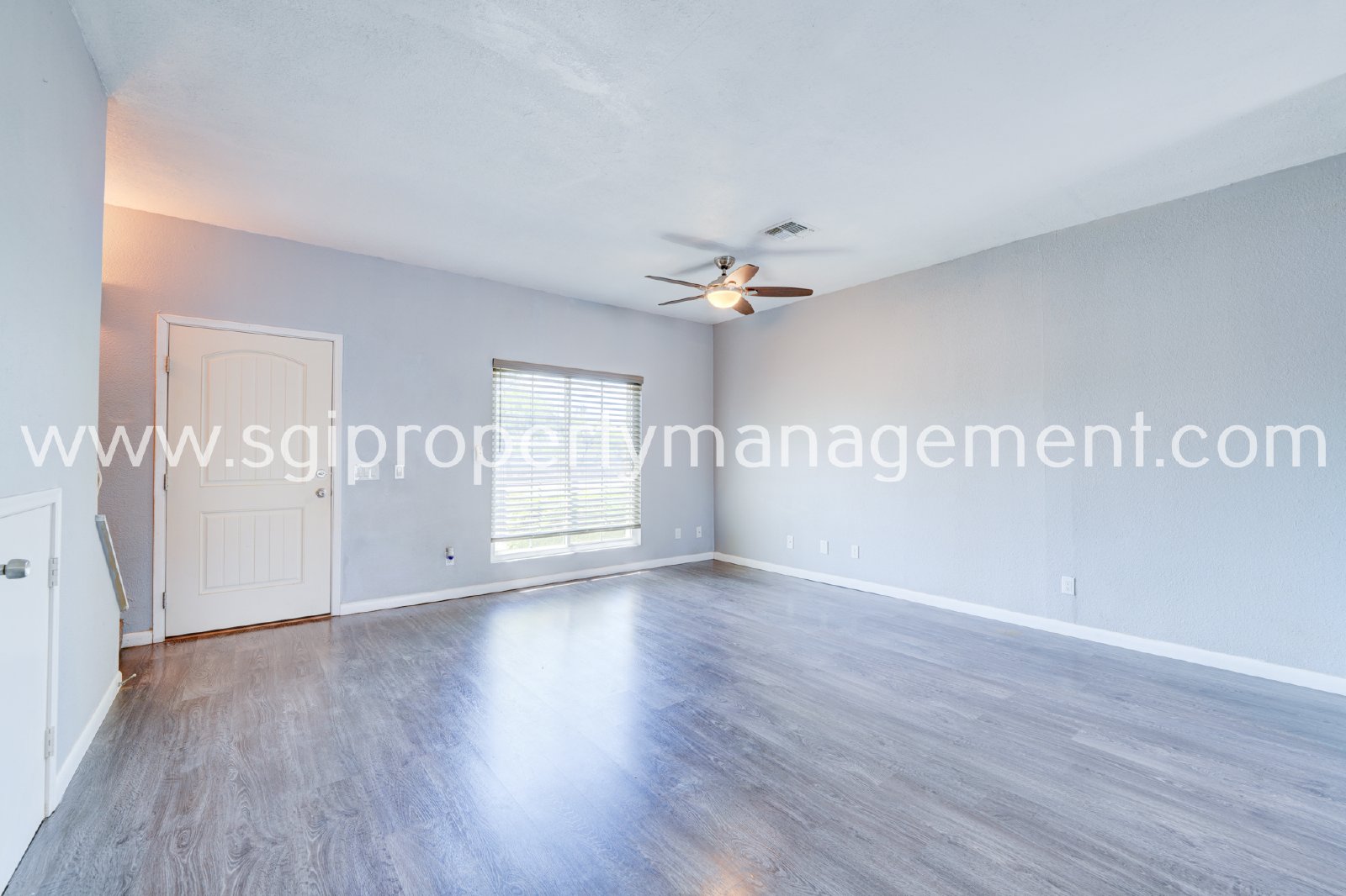 Highly upgraded North Phoenix townhome property image