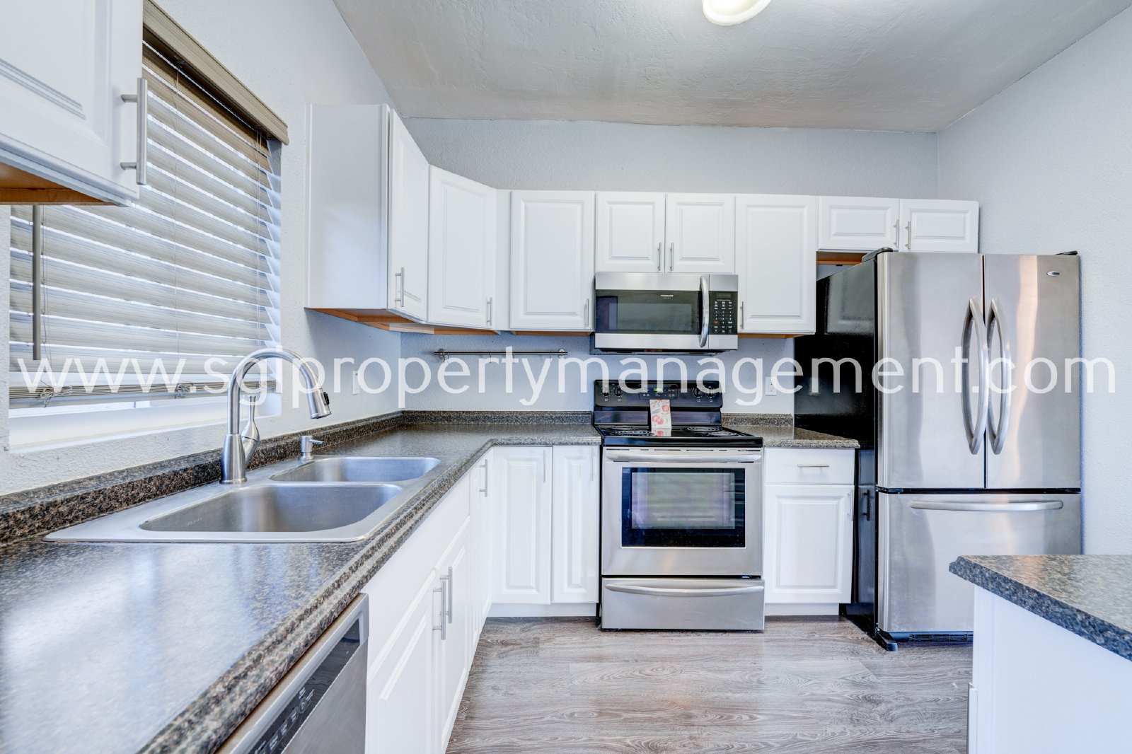 Highly upgraded North Phoenix townhome property image