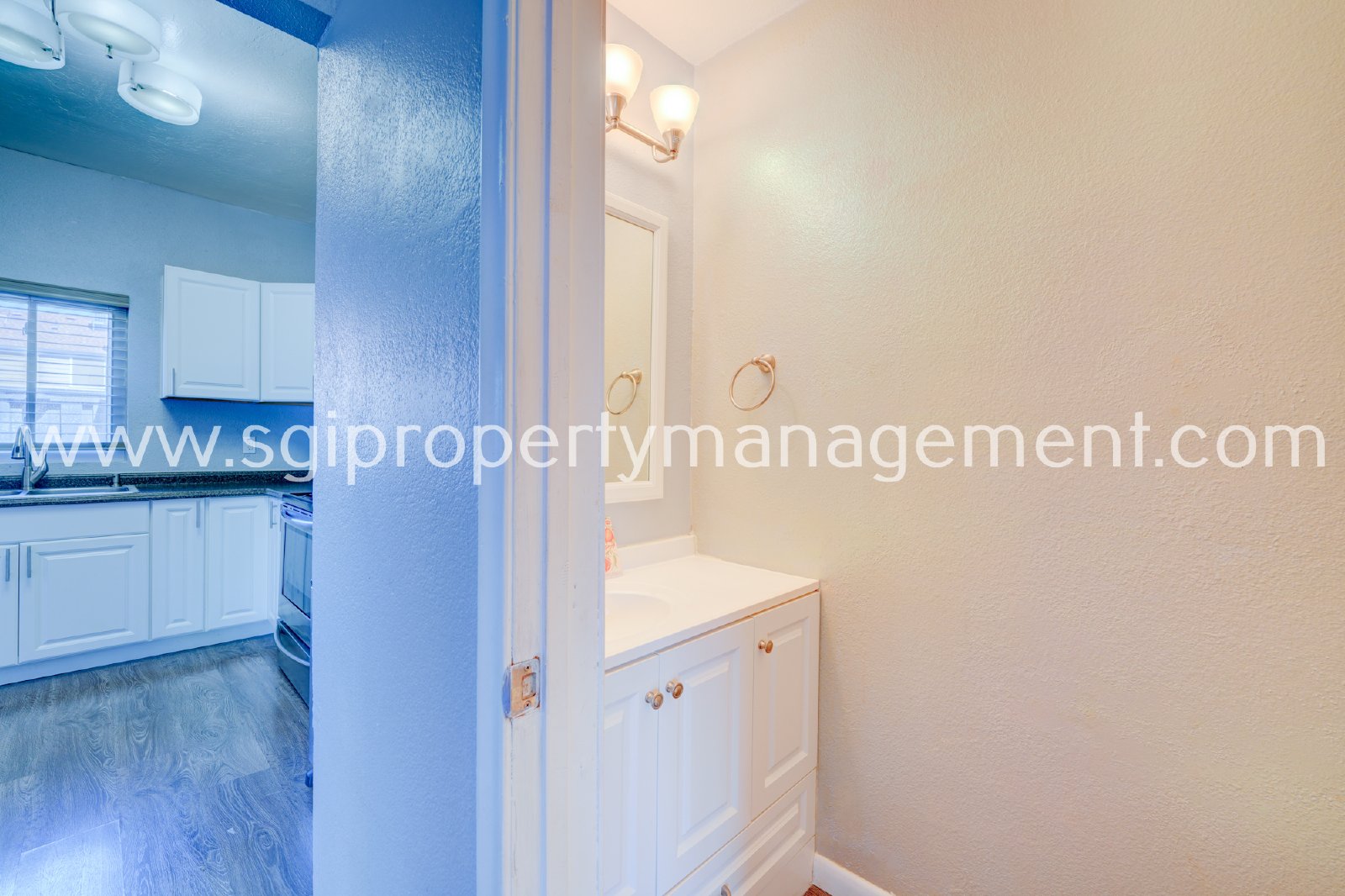 Highly upgraded North Phoenix townhome property image