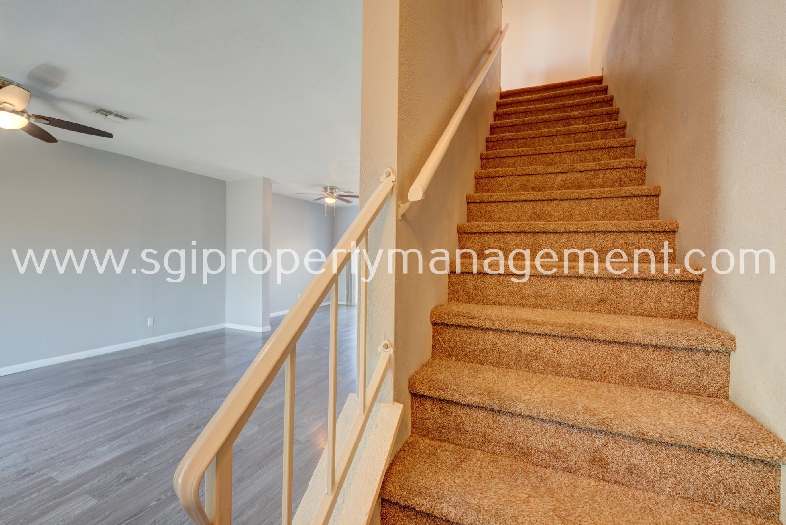 Highly upgraded North Phoenix townhome property image