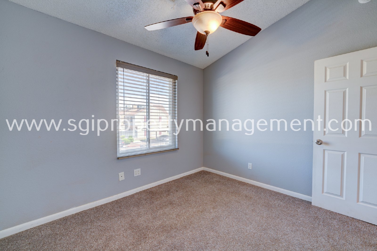 Highly upgraded North Phoenix townhome property image
