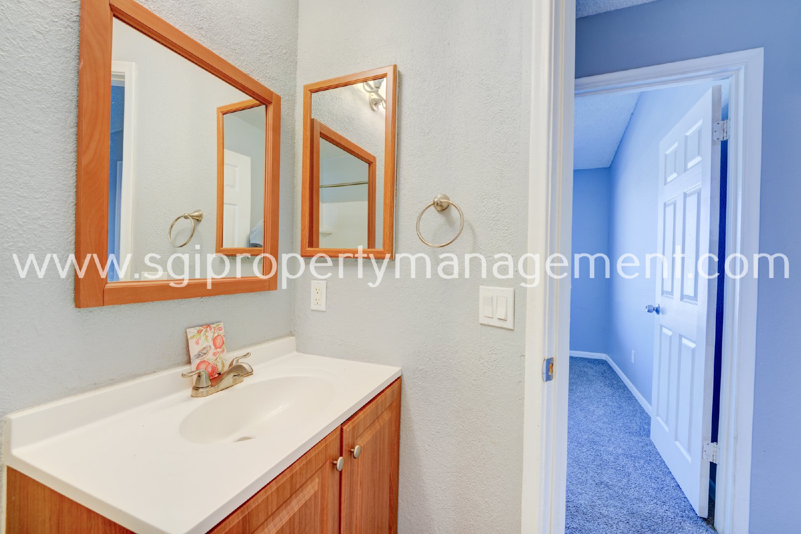 Highly upgraded North Phoenix townhome property image