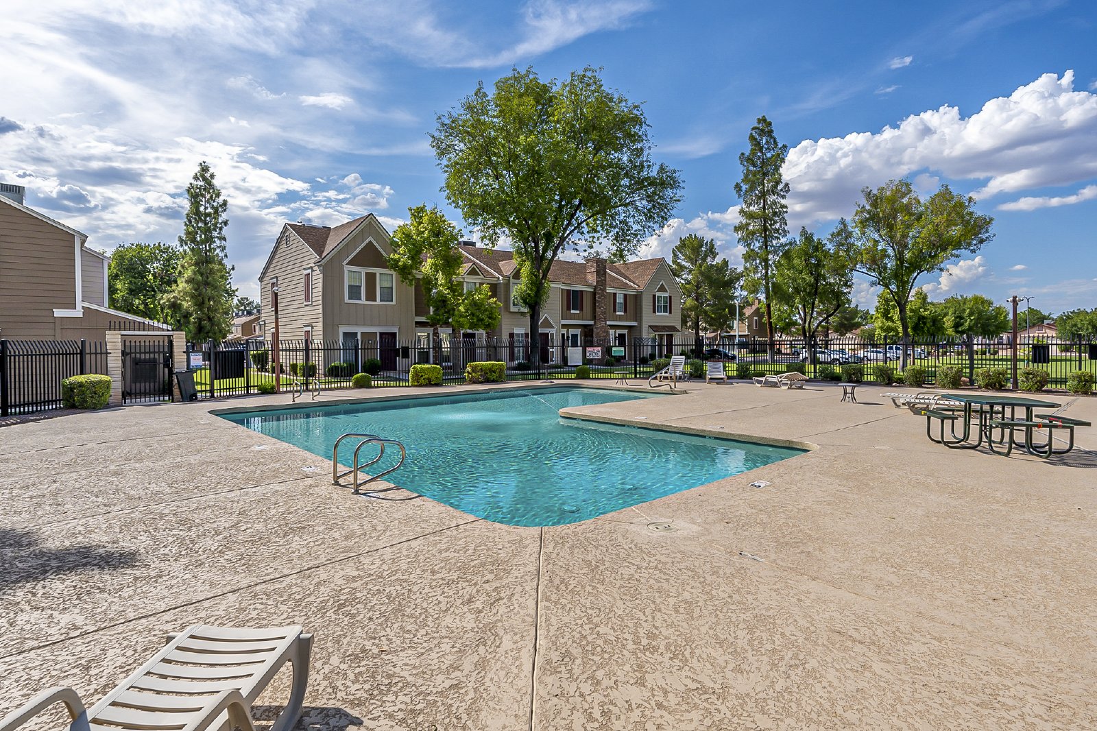 Highly upgraded North Phoenix townhome property image