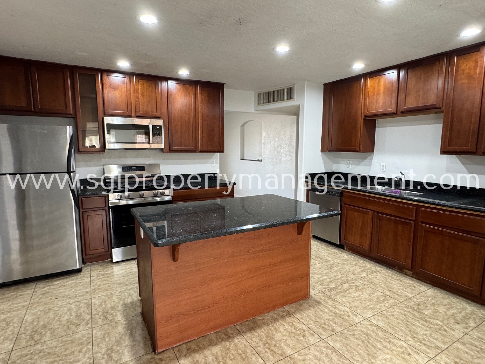 4 Bedroom Tempe Home With Private Pool property image