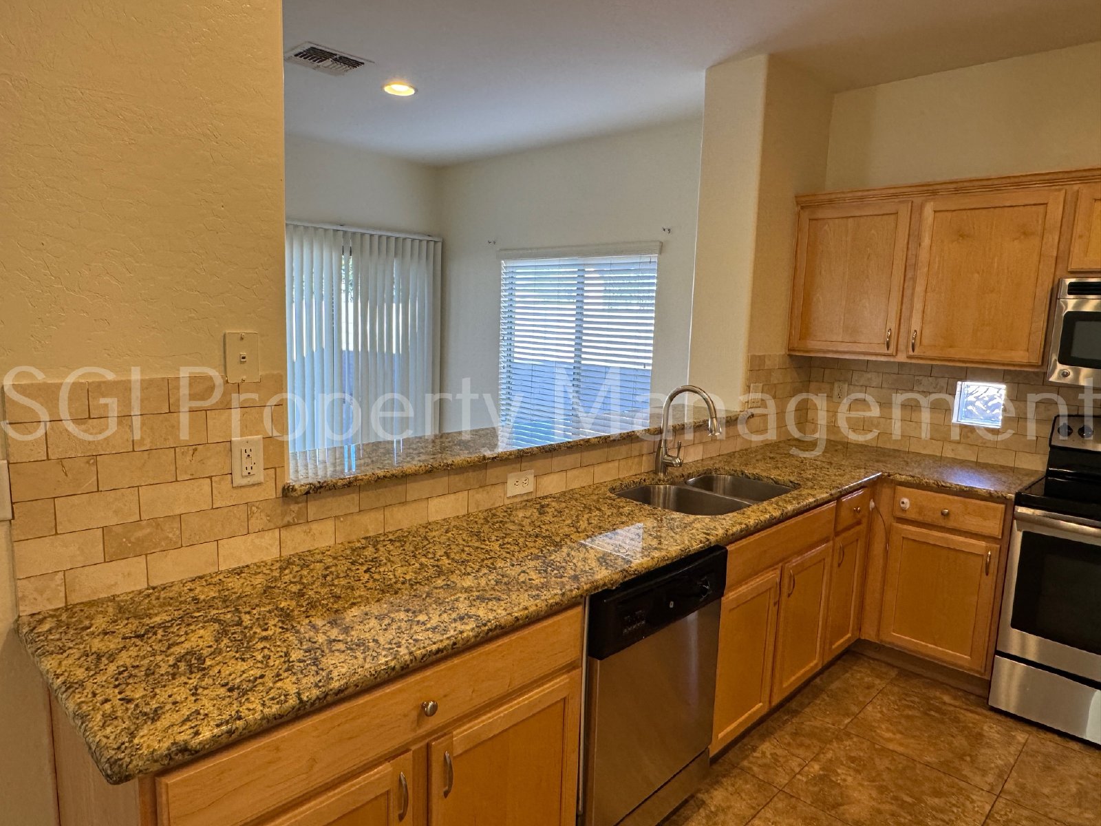 IMMACULATE HOME READY FOR MOVE IN!! property image