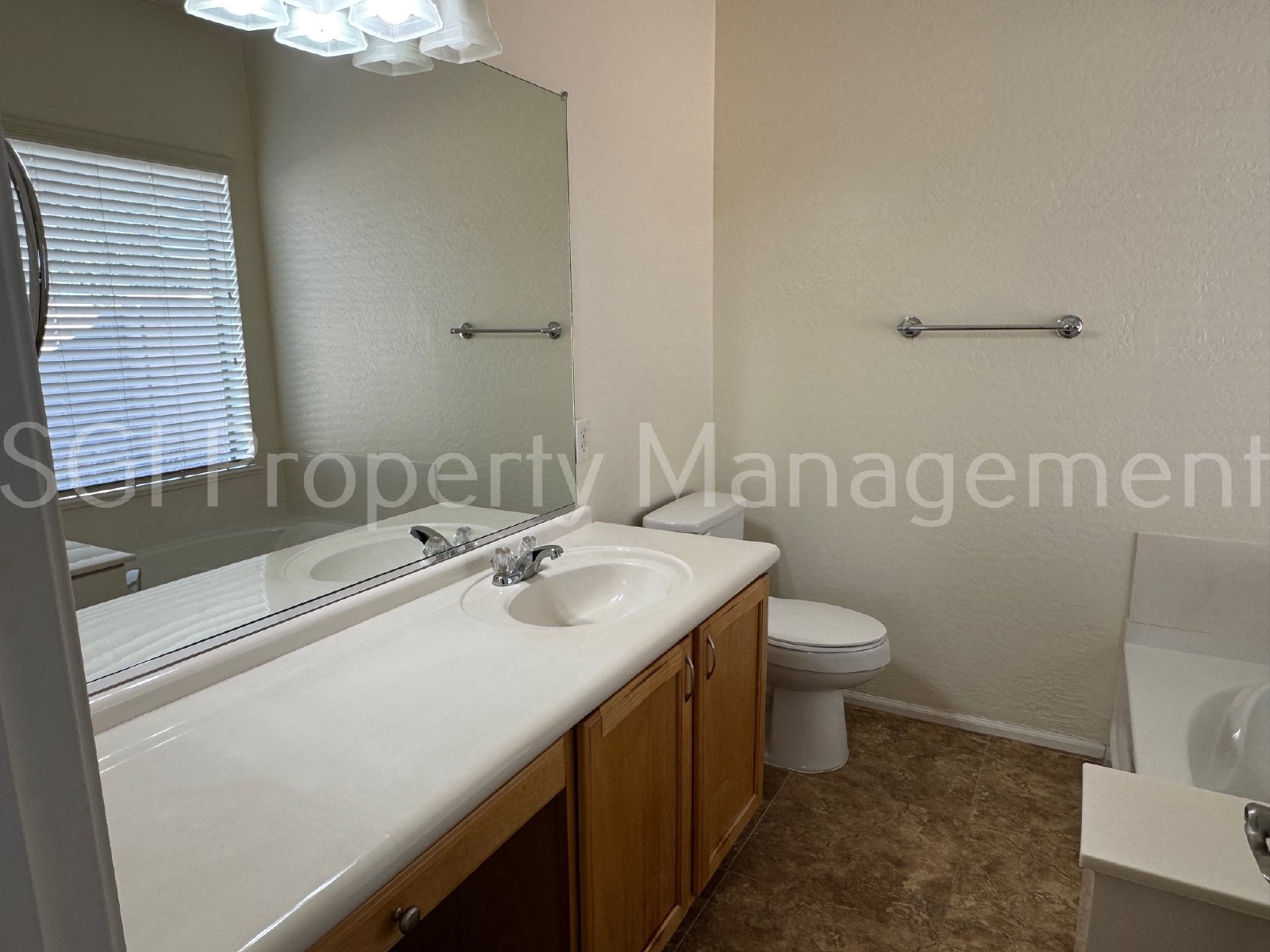 IMMACULATE HOME READY FOR MOVE IN!! property image