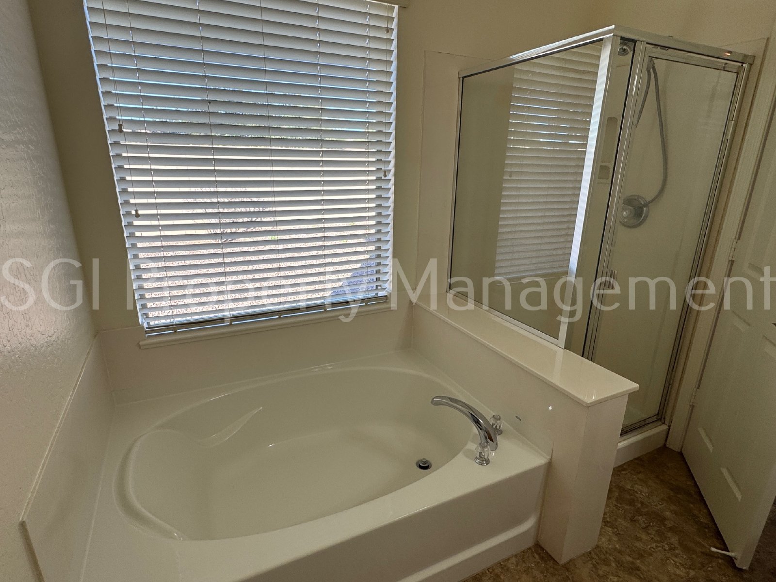 IMMACULATE HOME READY FOR MOVE IN!! property image