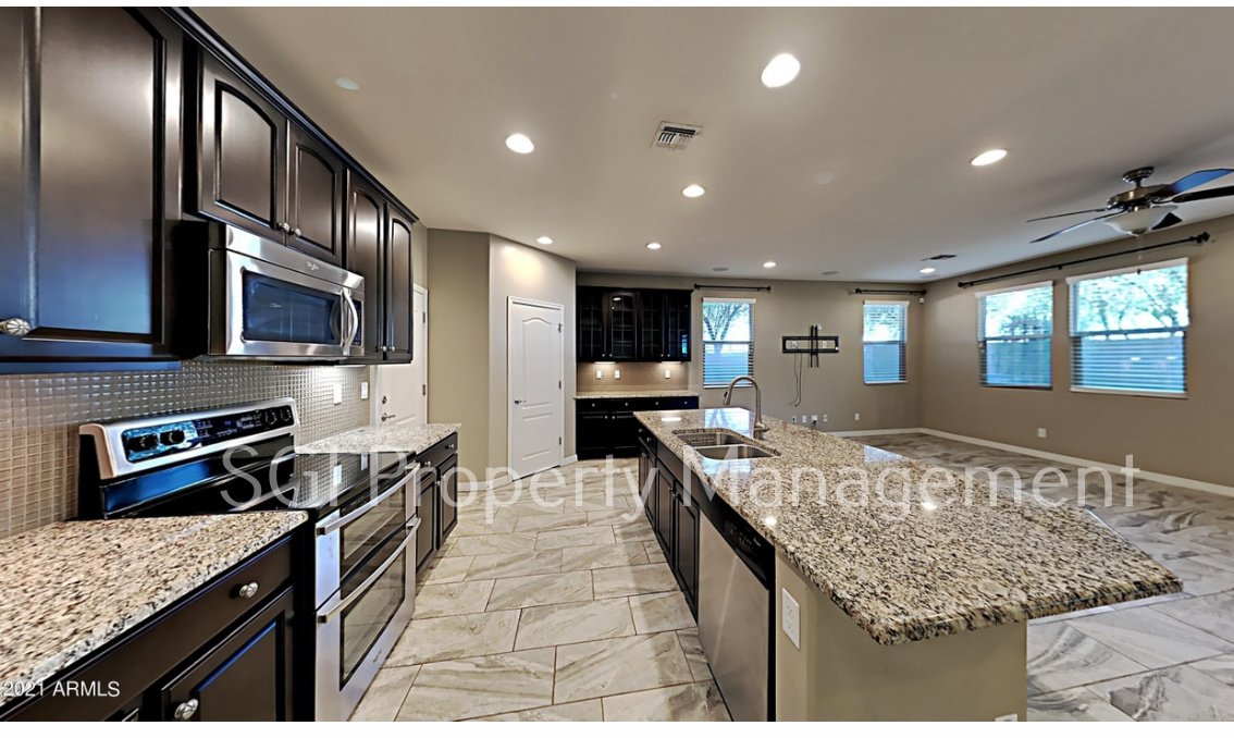 Beautiful and spacious Mesa home property image