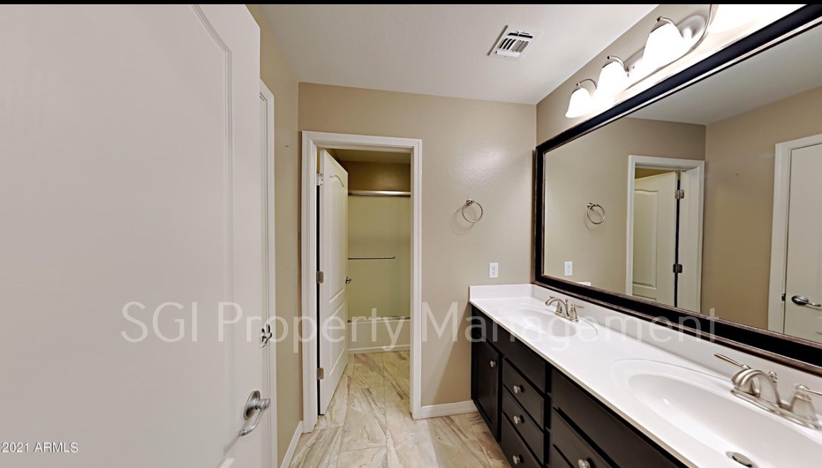 Beautiful and spacious Mesa home property image