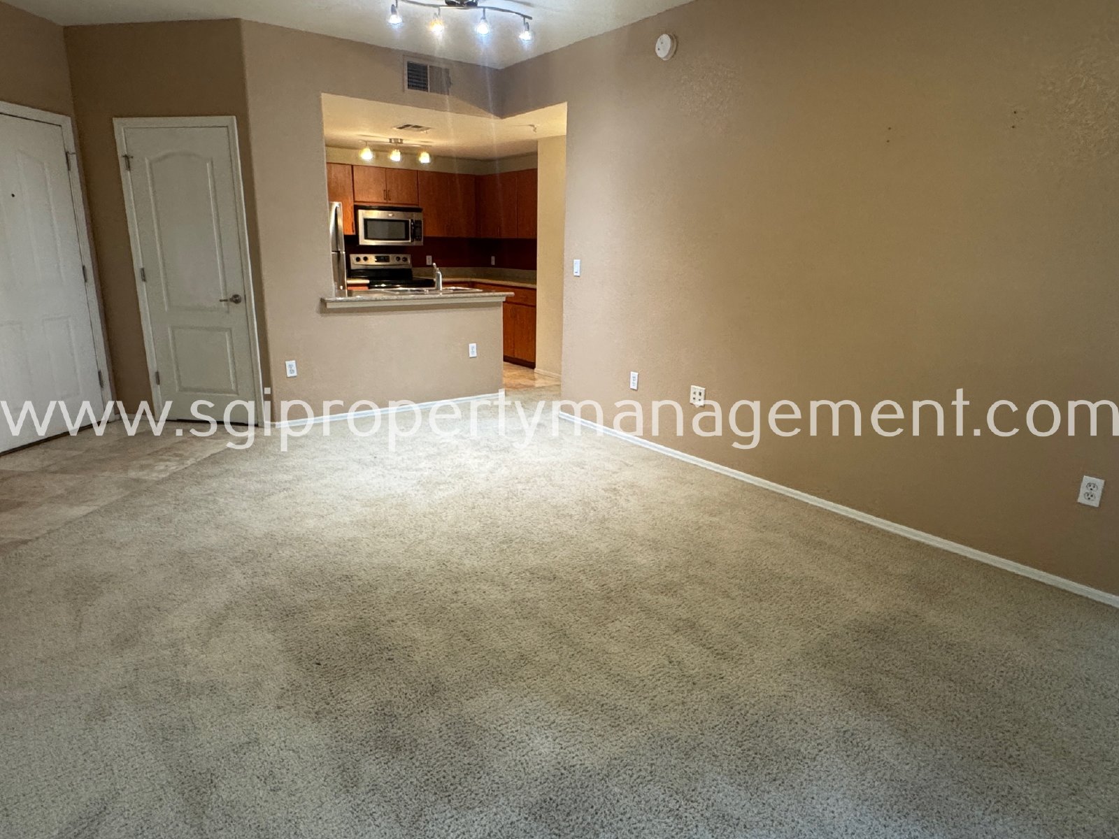 2 bedroom condo in gated community property image