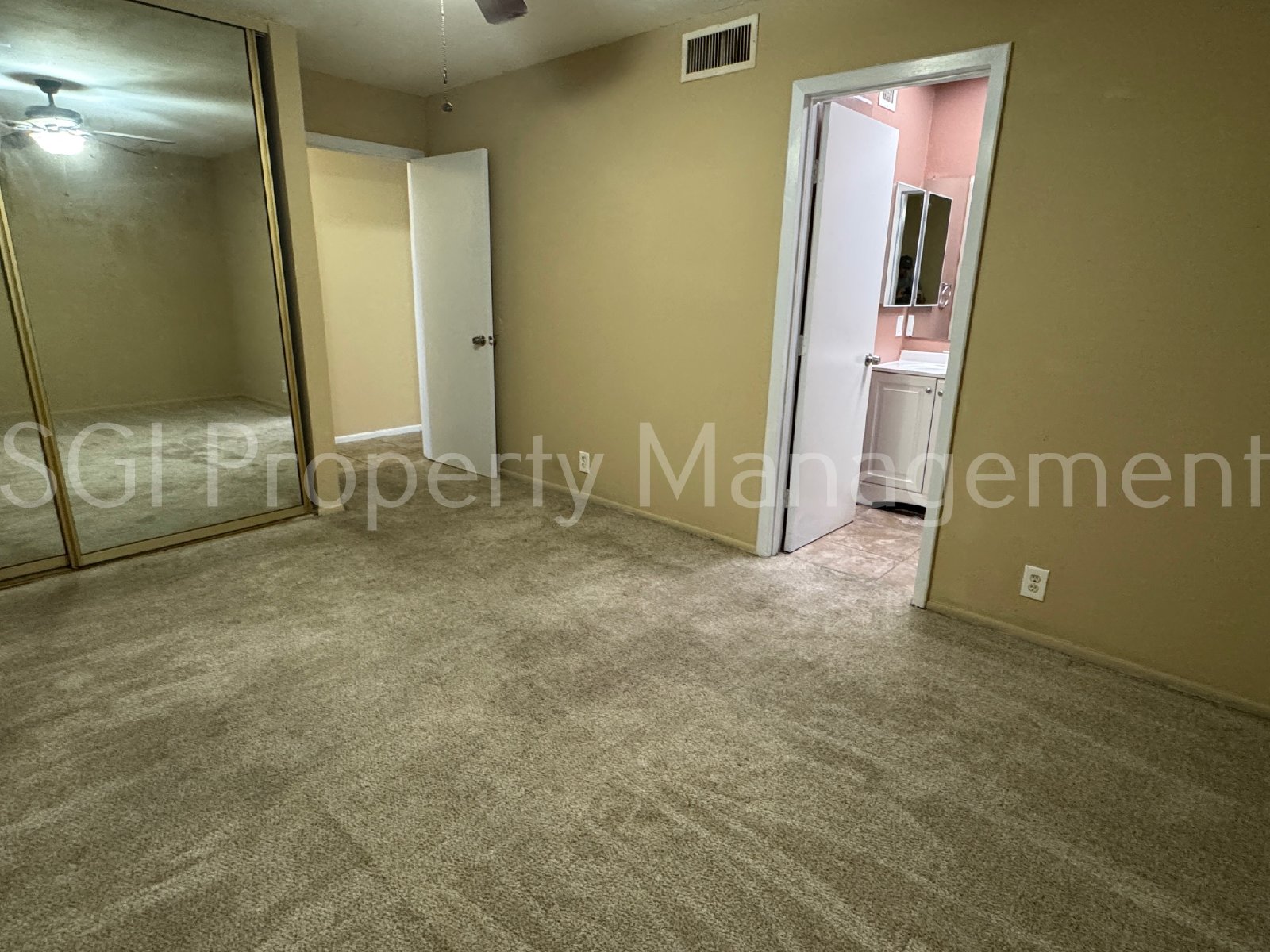 2 BEDROOM 2 BATHROOM HOME IN GREAT LOCATION!! property image