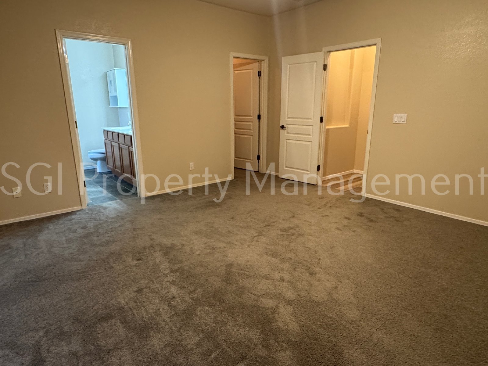 Great single level home ready fro your move in property image