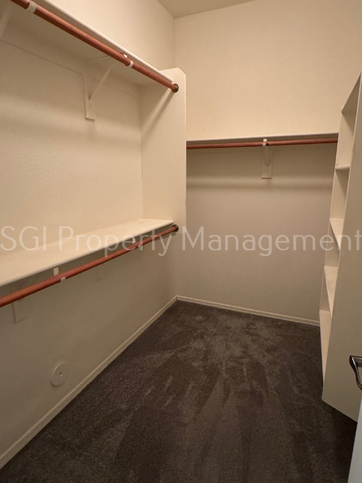 Great single level home ready fro your move in property image