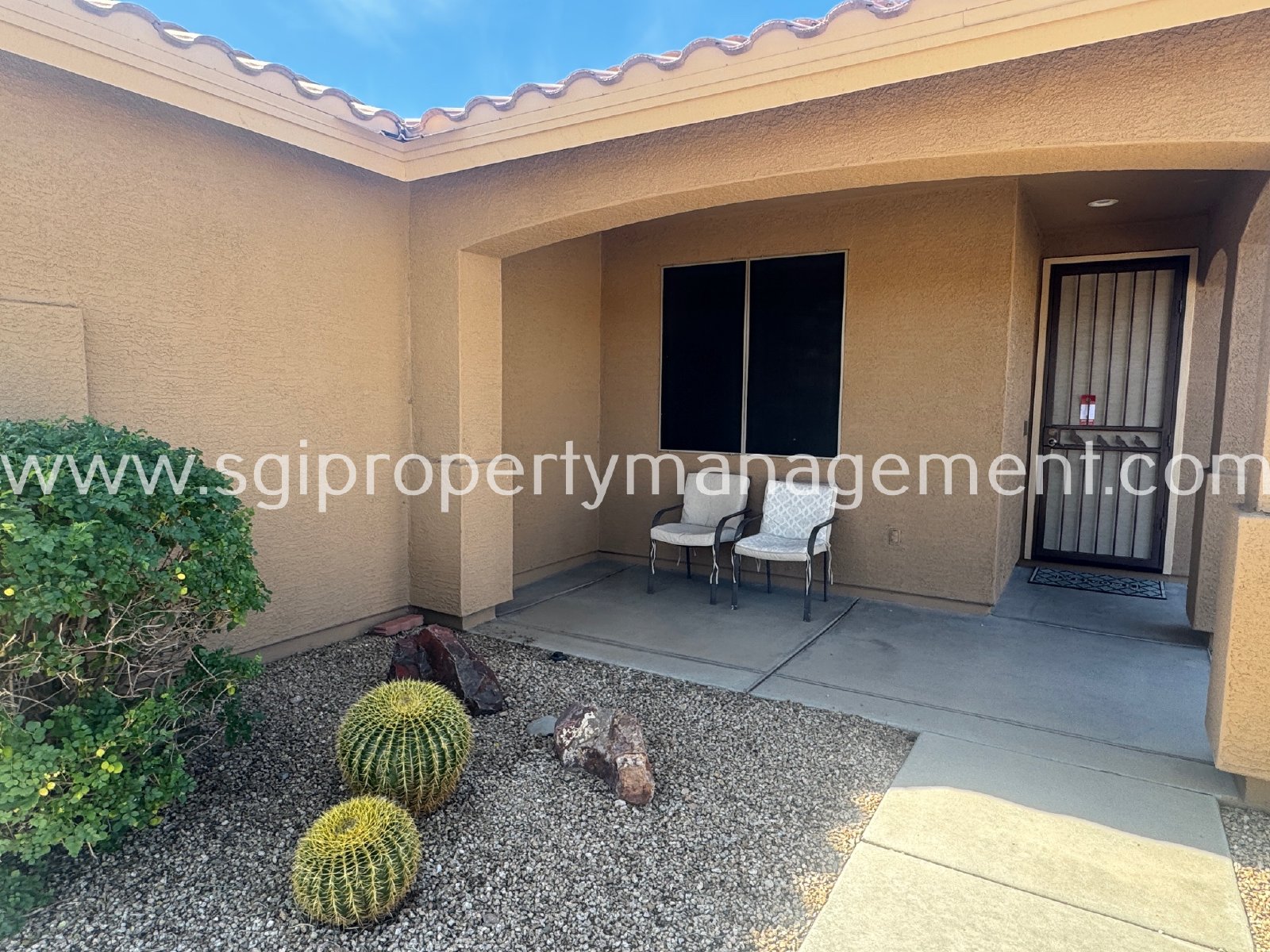 Anthem home with 3 bedrooms, den and 2 bathrooms property image
