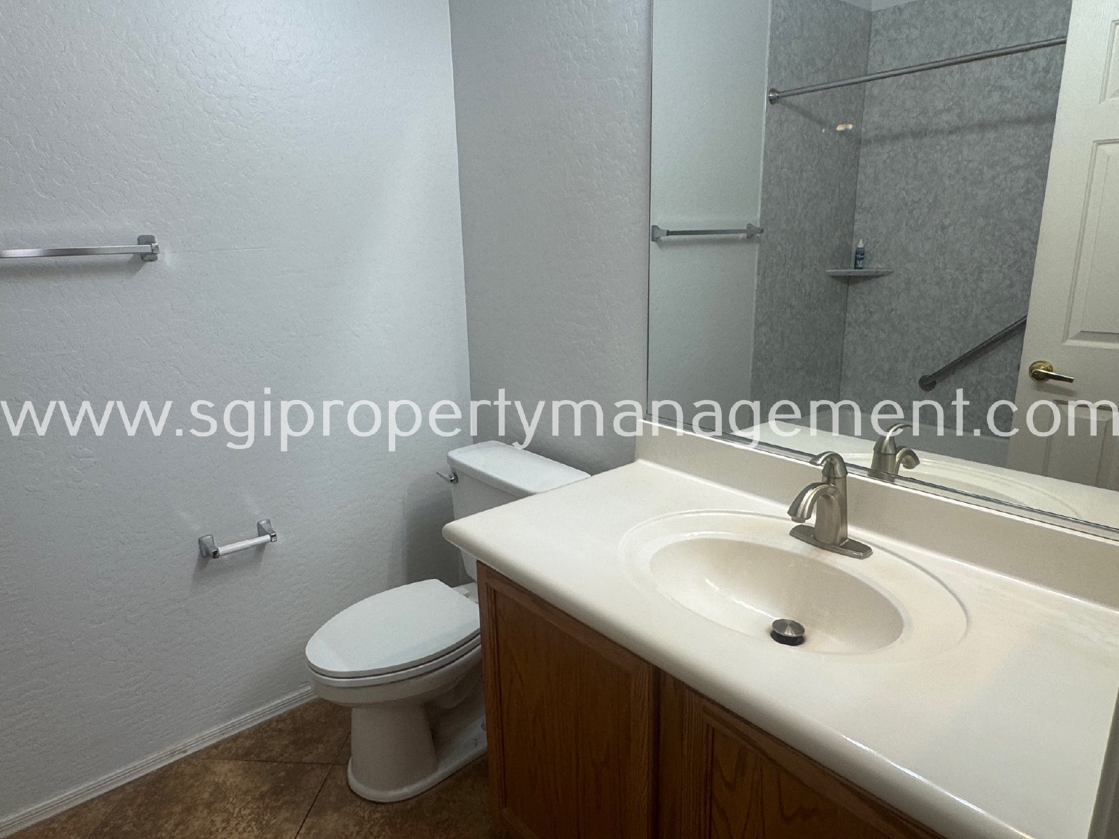 Anthem home with 3 bedrooms, den and 2 bathrooms property image