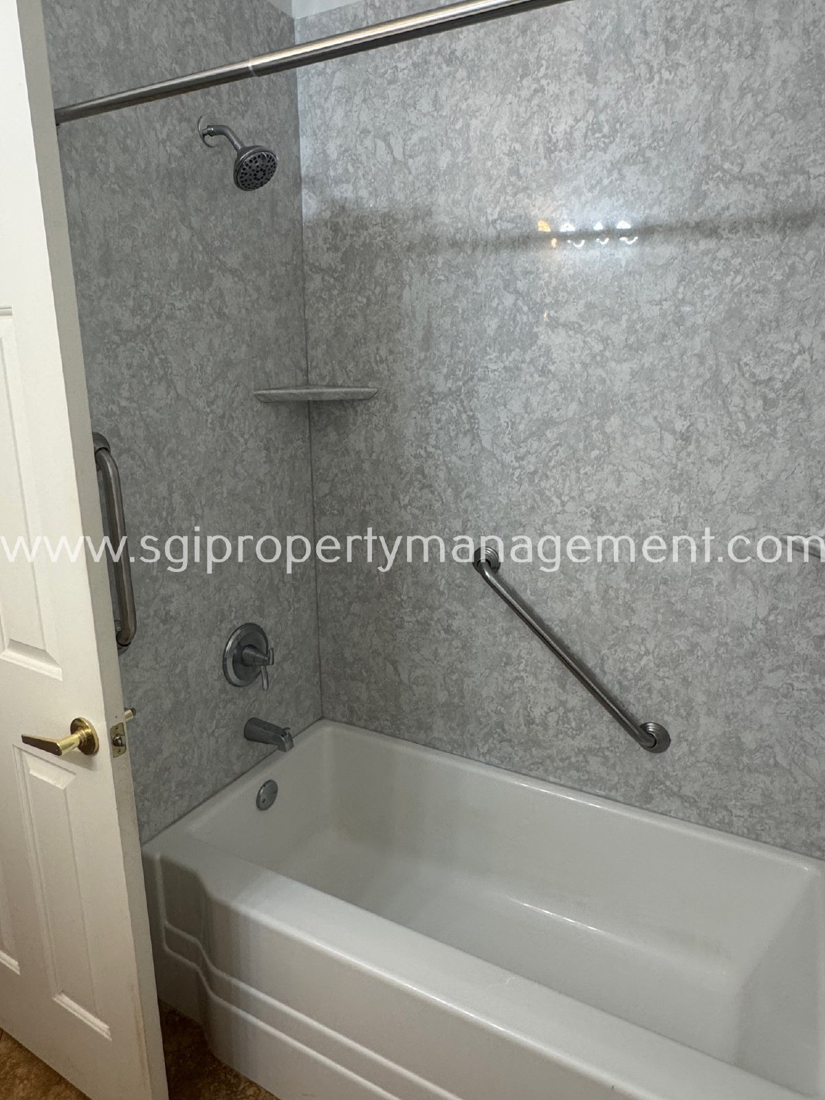 Anthem home with 3 bedrooms, den and 2 bathrooms property image