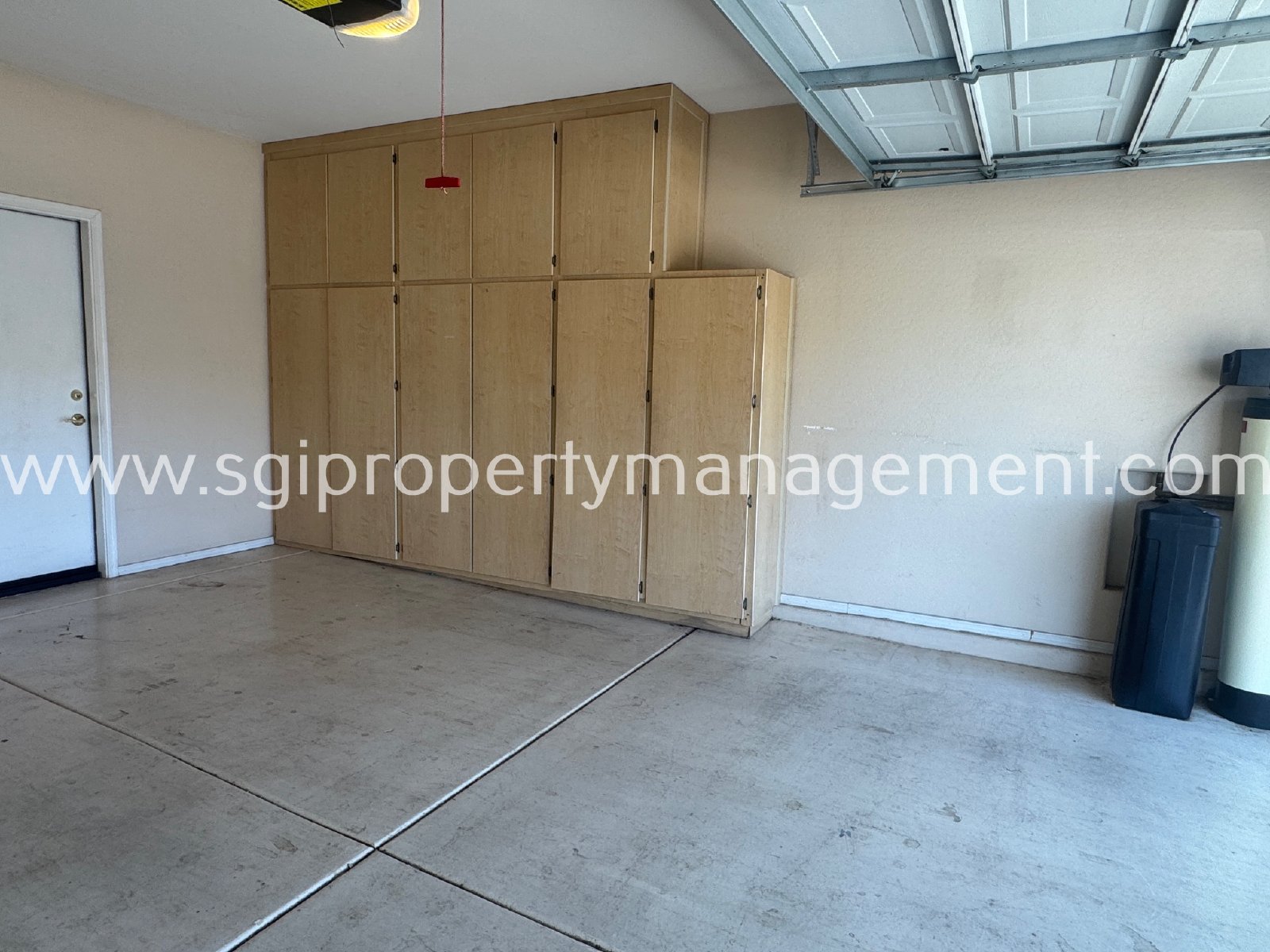 Anthem home with 3 bedrooms, den and 2 bathrooms property image