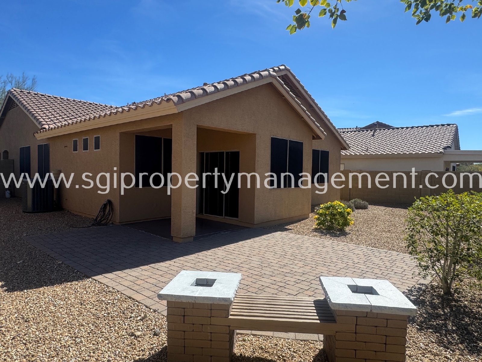 Anthem home with 3 bedrooms, den and 2 bathrooms property image