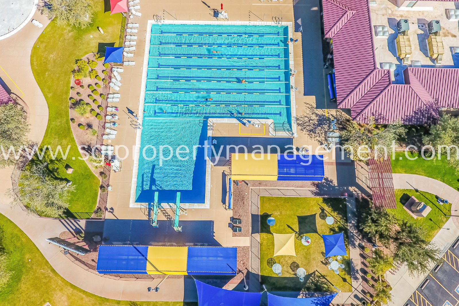 Anthem home with 3 bedrooms, den and 2 bathrooms property image