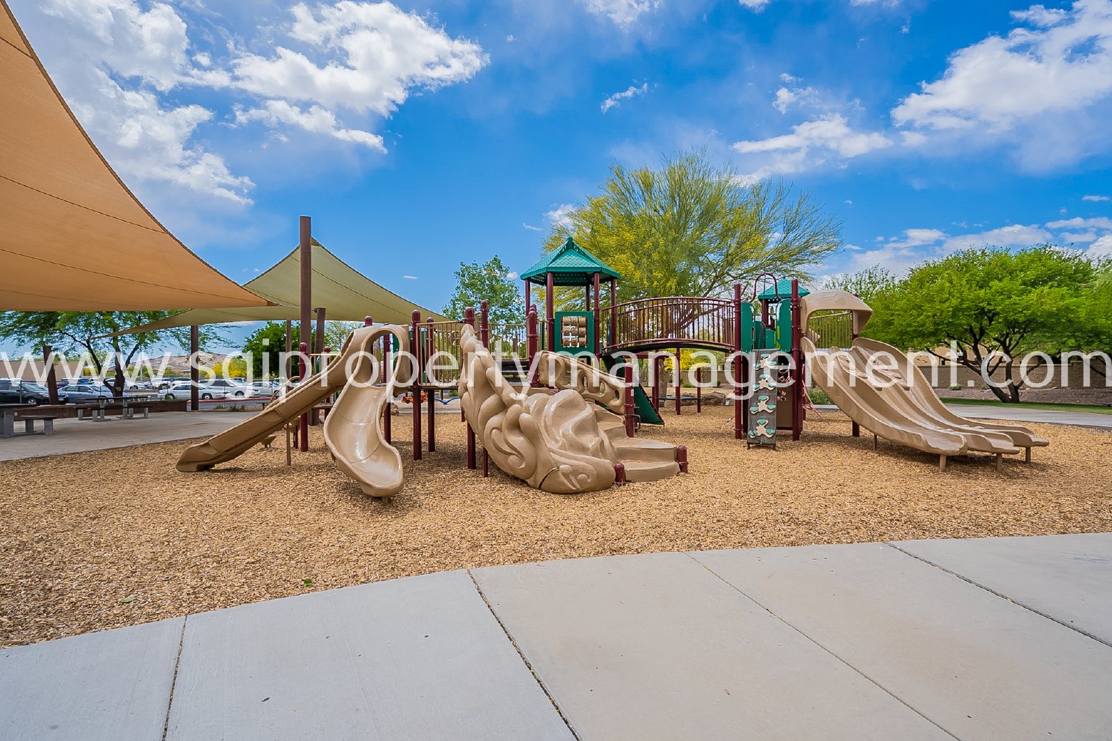 Anthem home with 3 bedrooms, den and 2 bathrooms property image