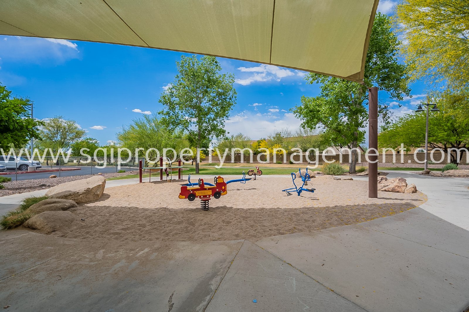 Anthem home with 3 bedrooms, den and 2 bathrooms property image