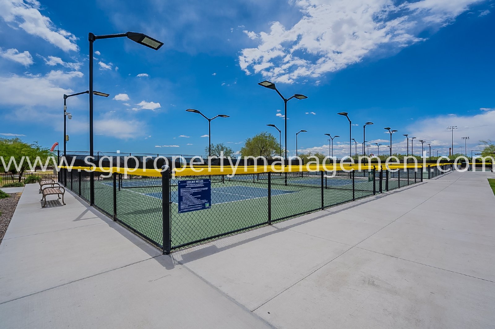 Anthem home with 3 bedrooms, den and 2 bathrooms property image