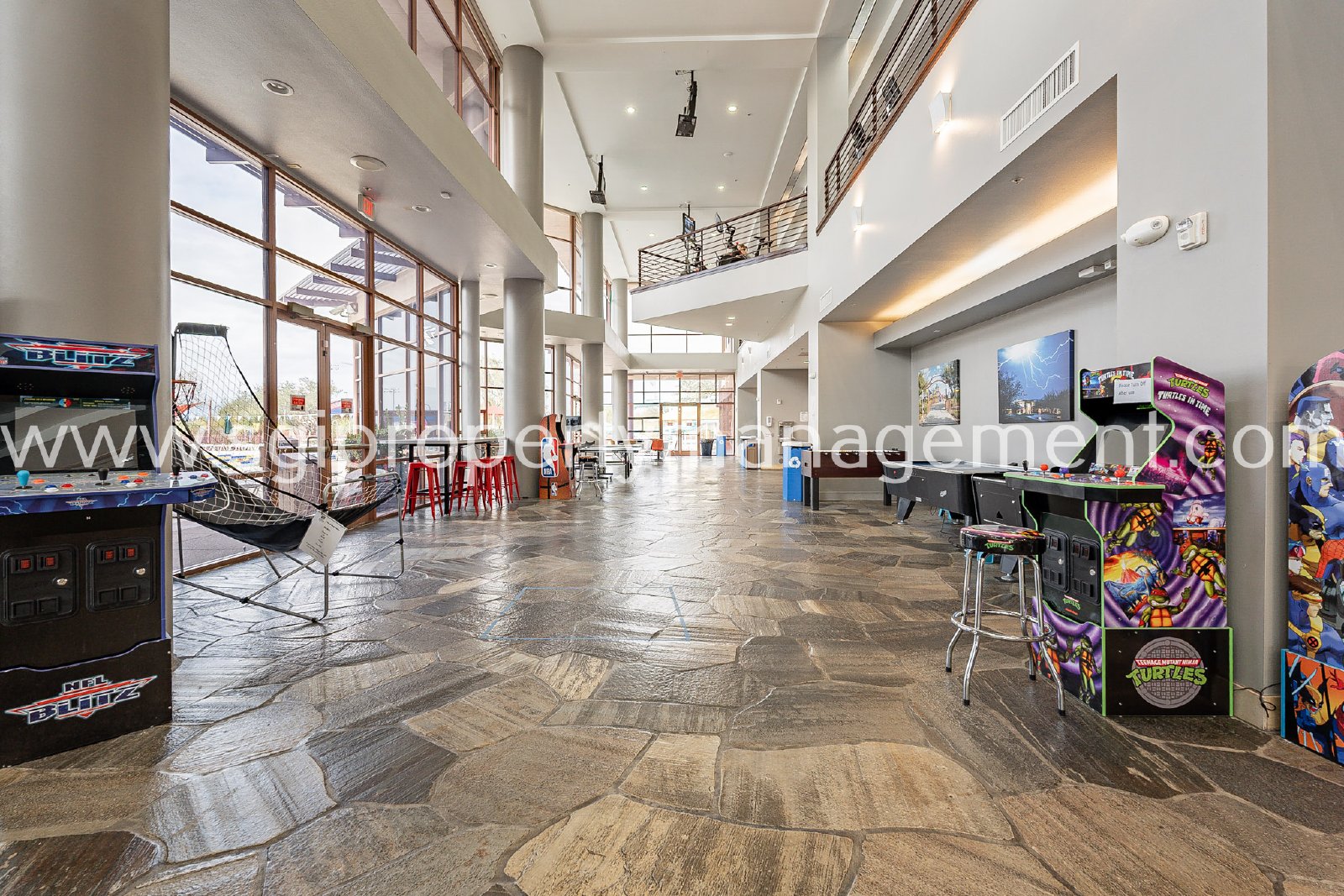 Anthem home with 3 bedrooms, den and 2 bathrooms property image