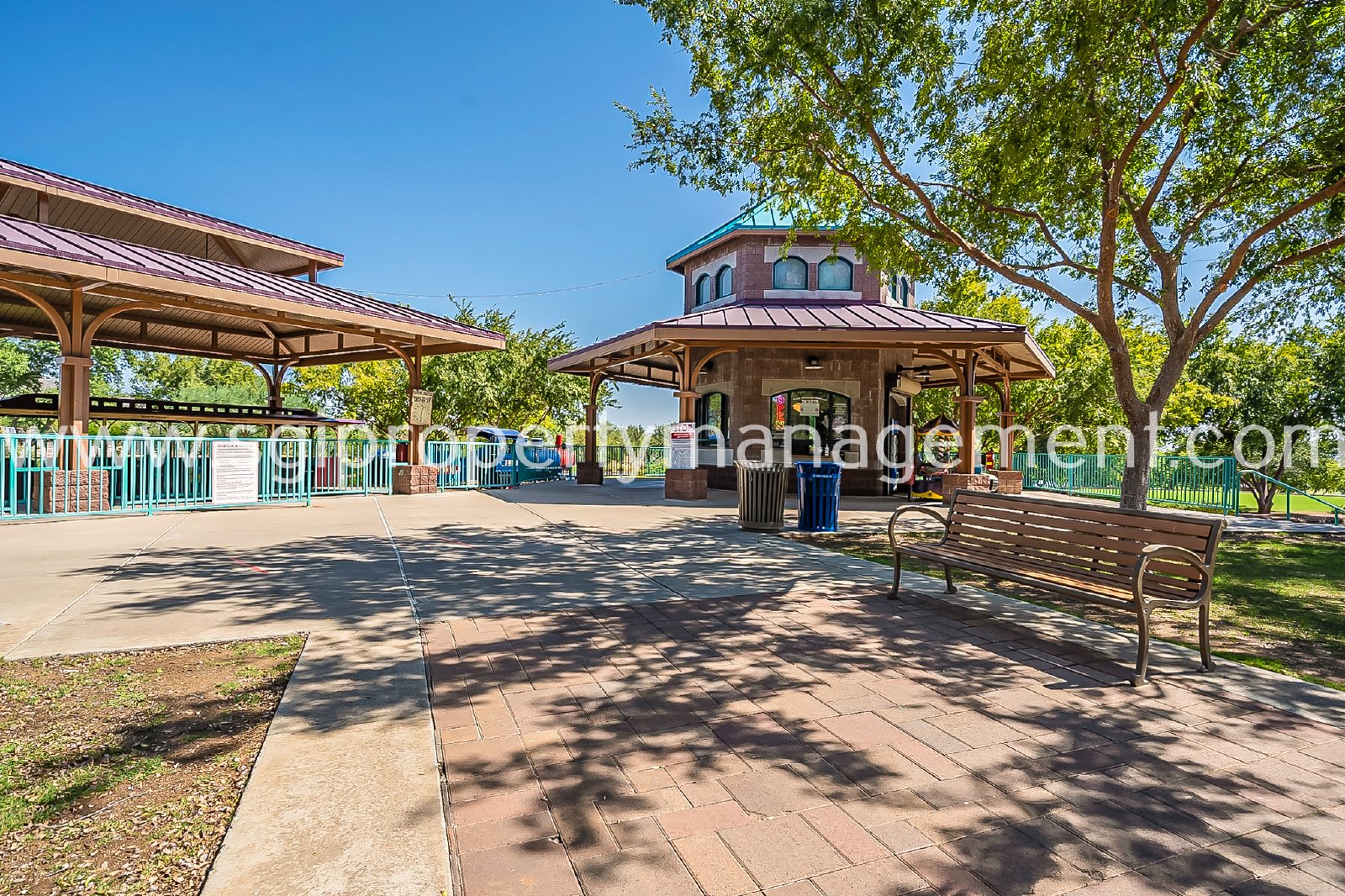 Anthem home with 3 bedrooms, den and 2 bathrooms property image