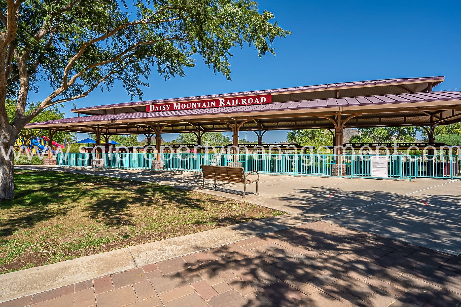 Anthem home with 3 bedrooms, den and 2 bathrooms property image