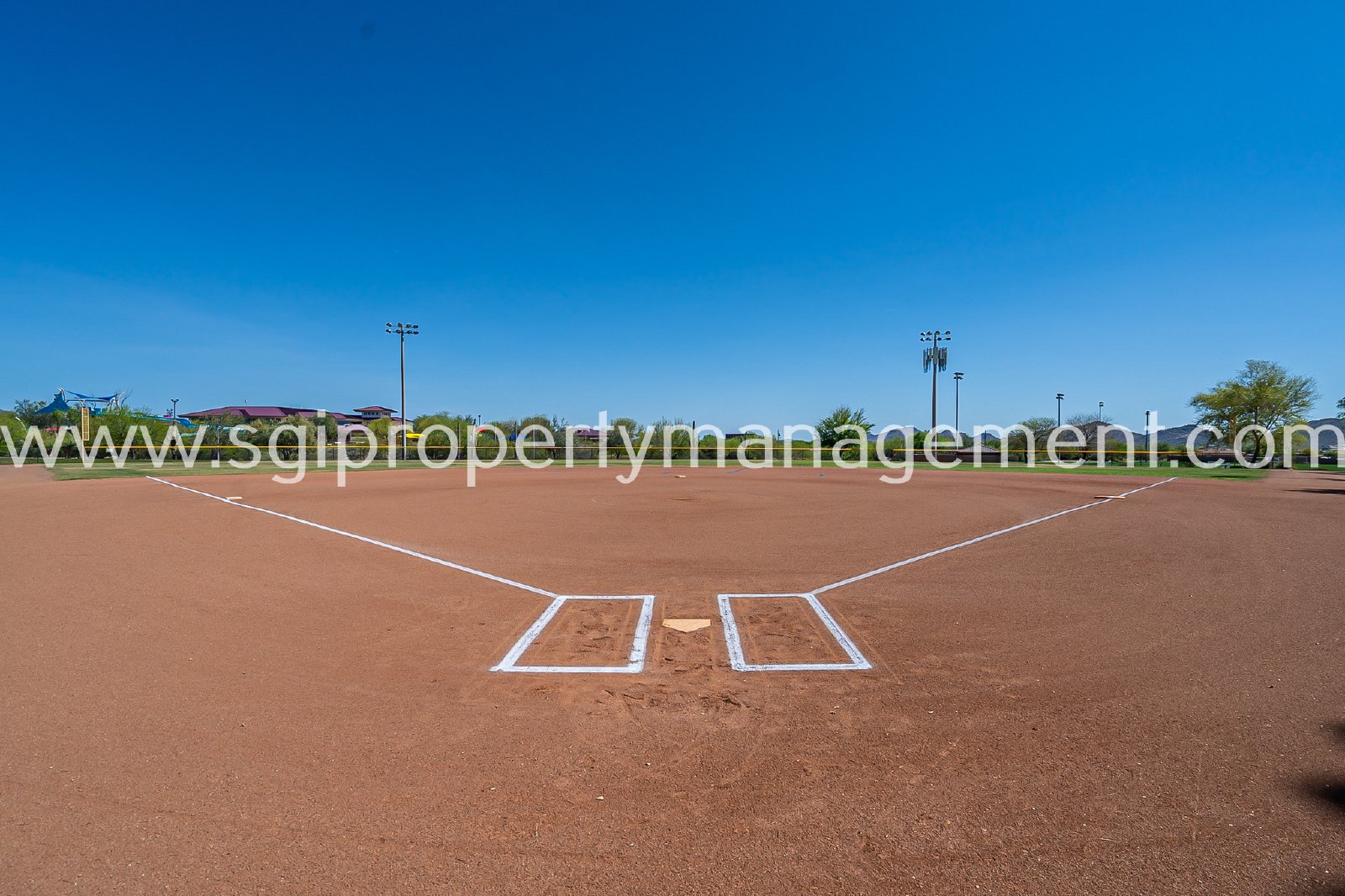 Anthem home with 3 bedrooms, den and 2 bathrooms property image