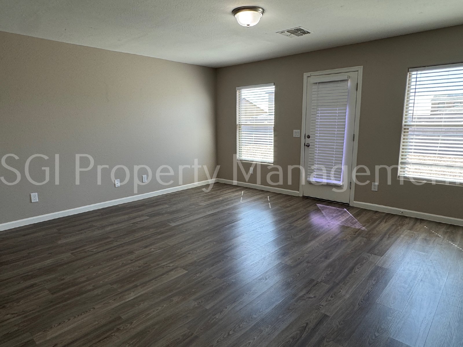 Beautiful home ready for move in property image