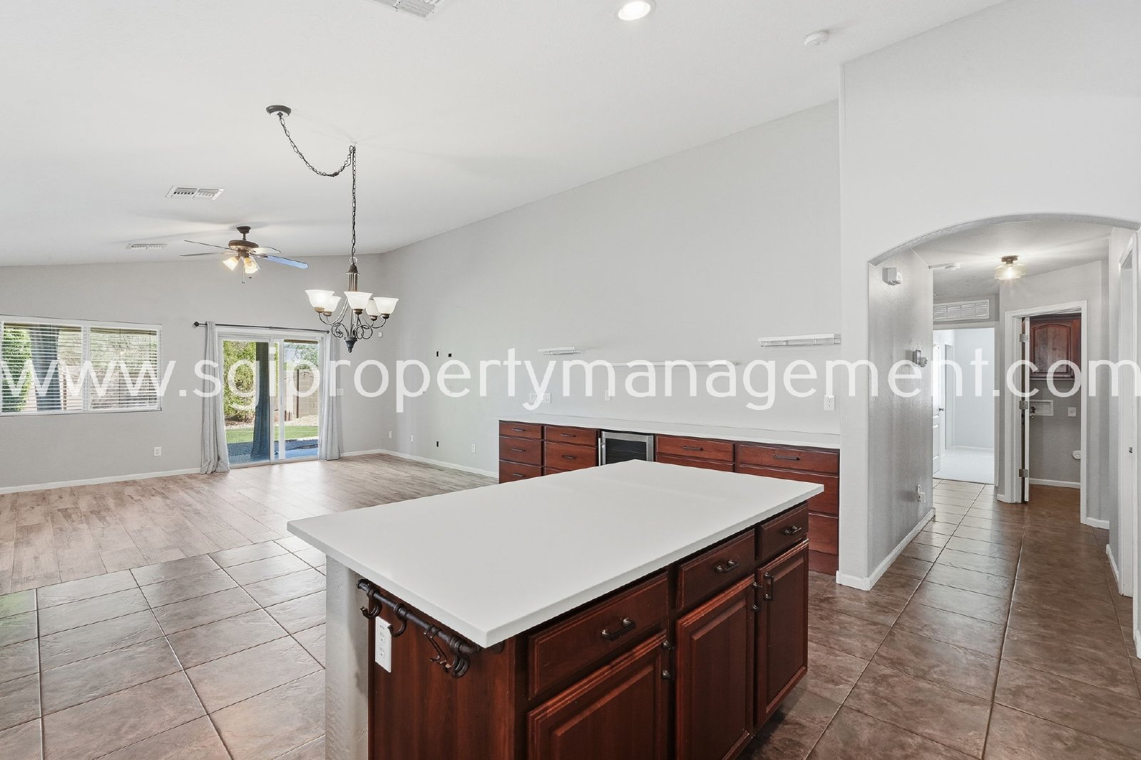 4-BEDROOM HOME CLOSE TO 303 LOOP. property image