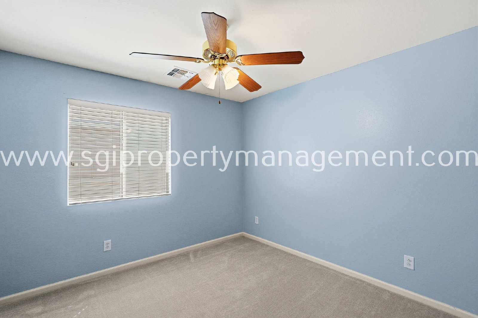 4-BEDROOM HOME CLOSE TO 303 LOOP. property image