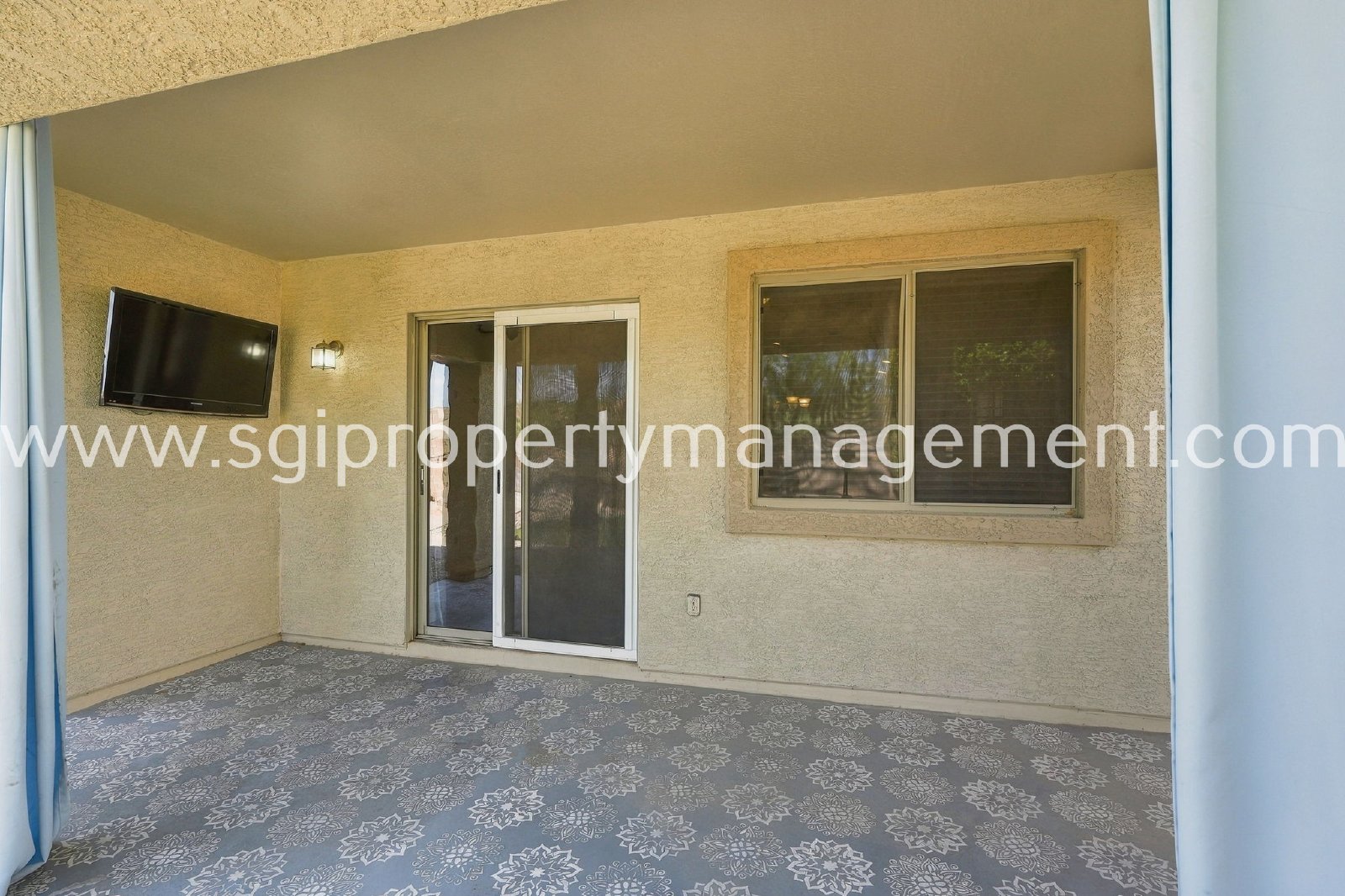 4-BEDROOM HOME CLOSE TO 303 LOOP. property image