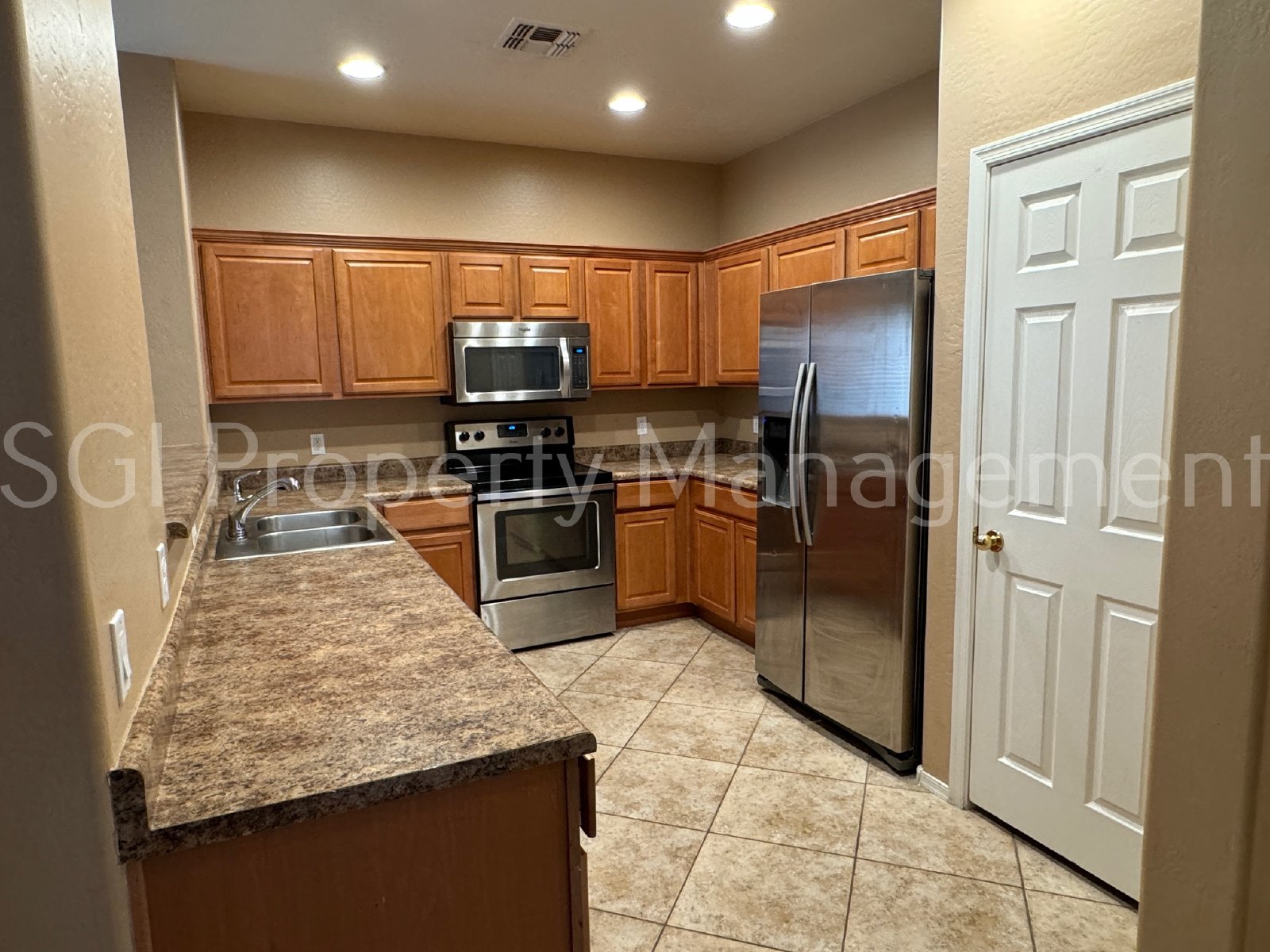 Gorgeous Suprise Farms home ready for move in property image